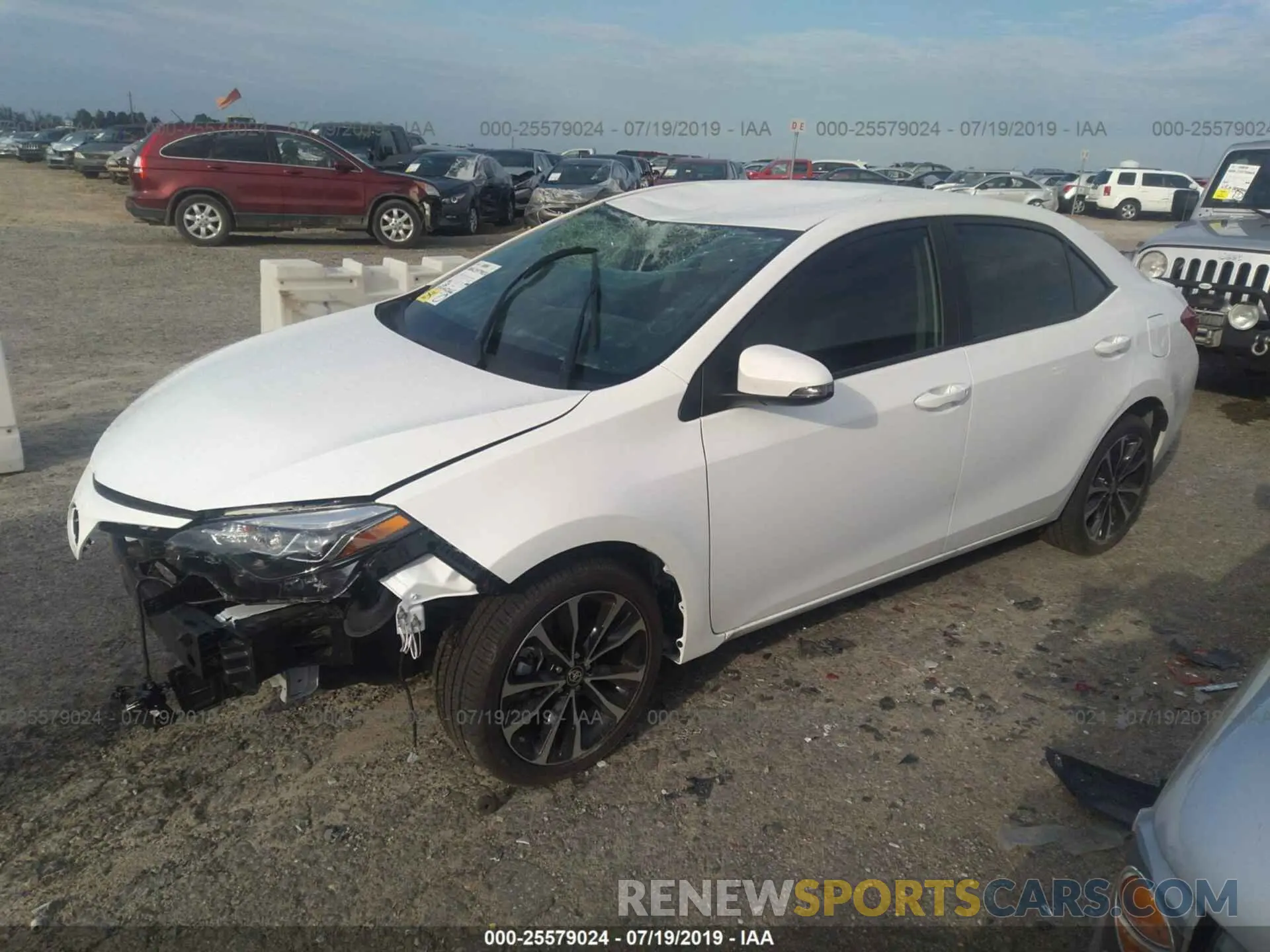 2 fotografías del automóvil dañado 5YFBURHE1KP947820 TOYOTA COROLLA 2019