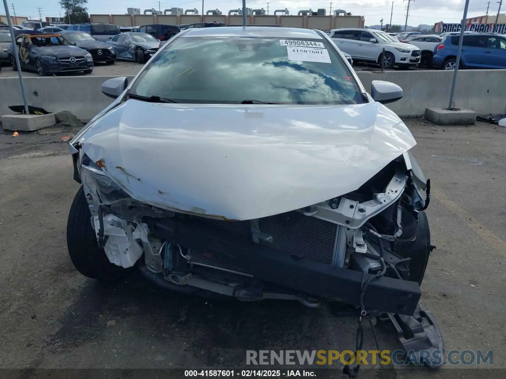 13 fotografías del automóvil dañado 5YFBURHE2KP858502 TOYOTA COROLLA 2019
