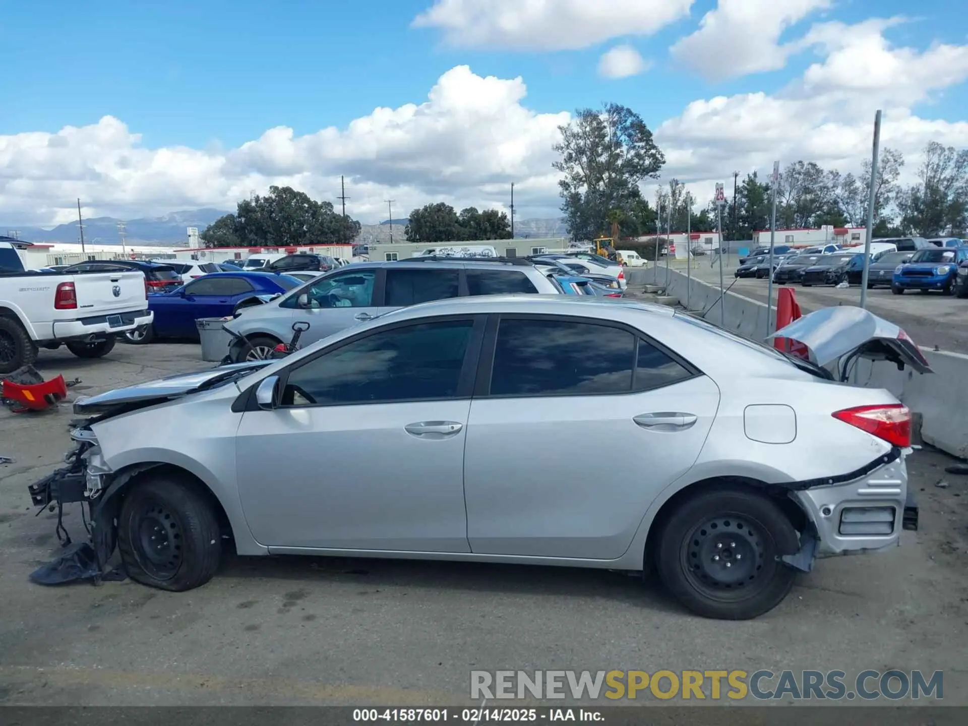 15 fotografías del automóvil dañado 5YFBURHE2KP858502 TOYOTA COROLLA 2019