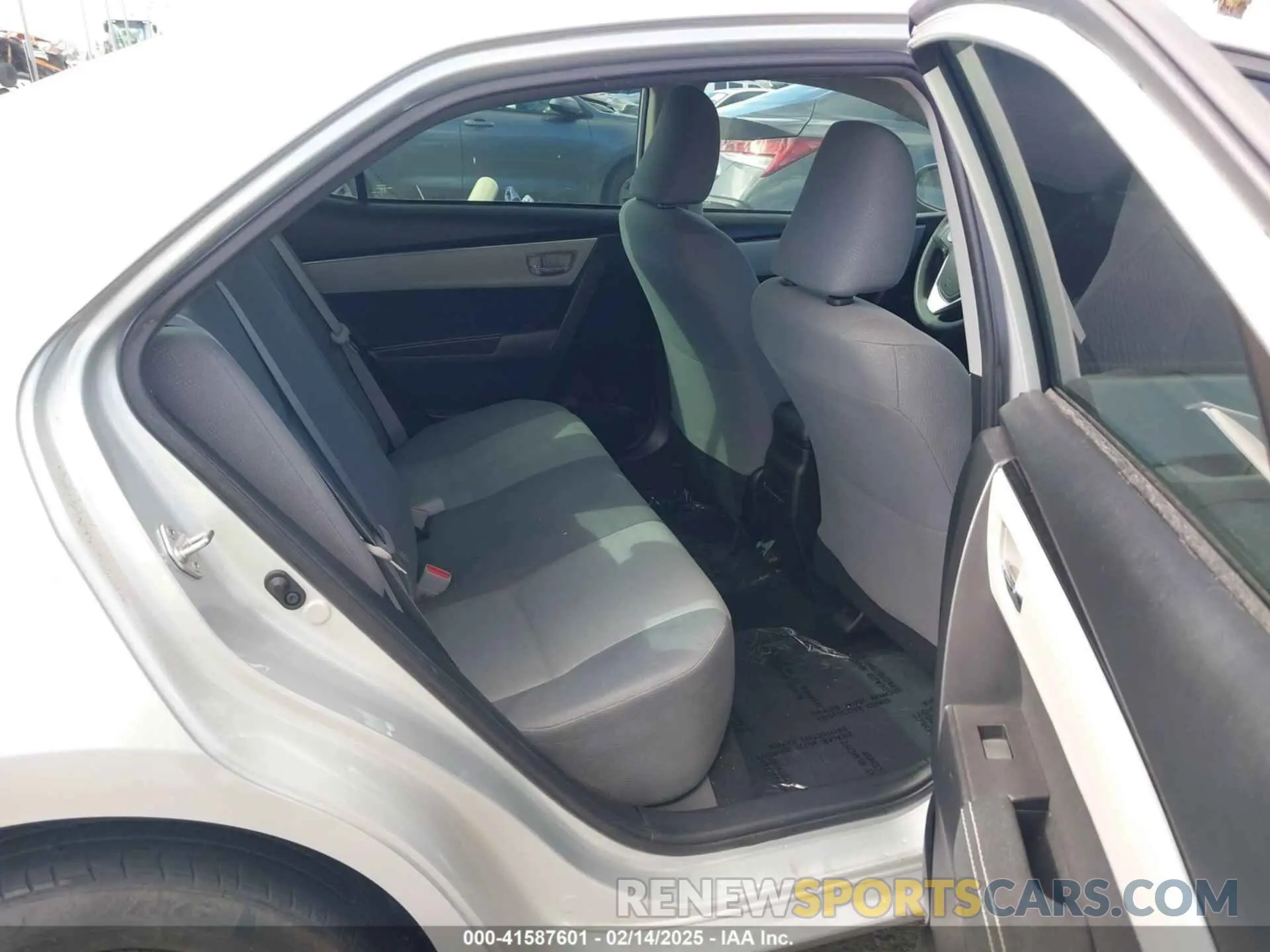 8 fotografías del automóvil dañado 5YFBURHE2KP858502 TOYOTA COROLLA 2019