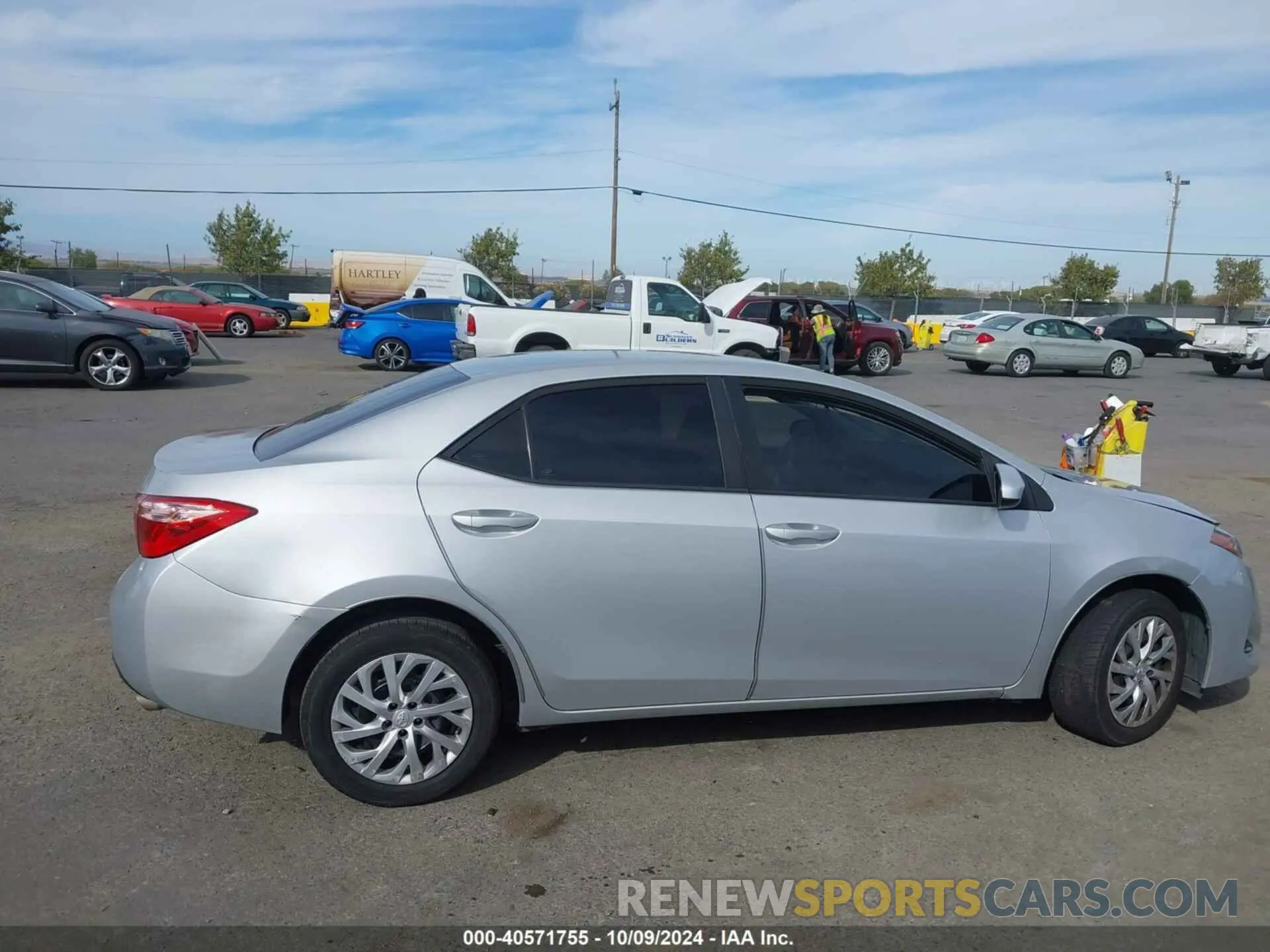 12 fotografías del automóvil dañado 5YFBURHE2KP869824 TOYOTA COROLLA 2019