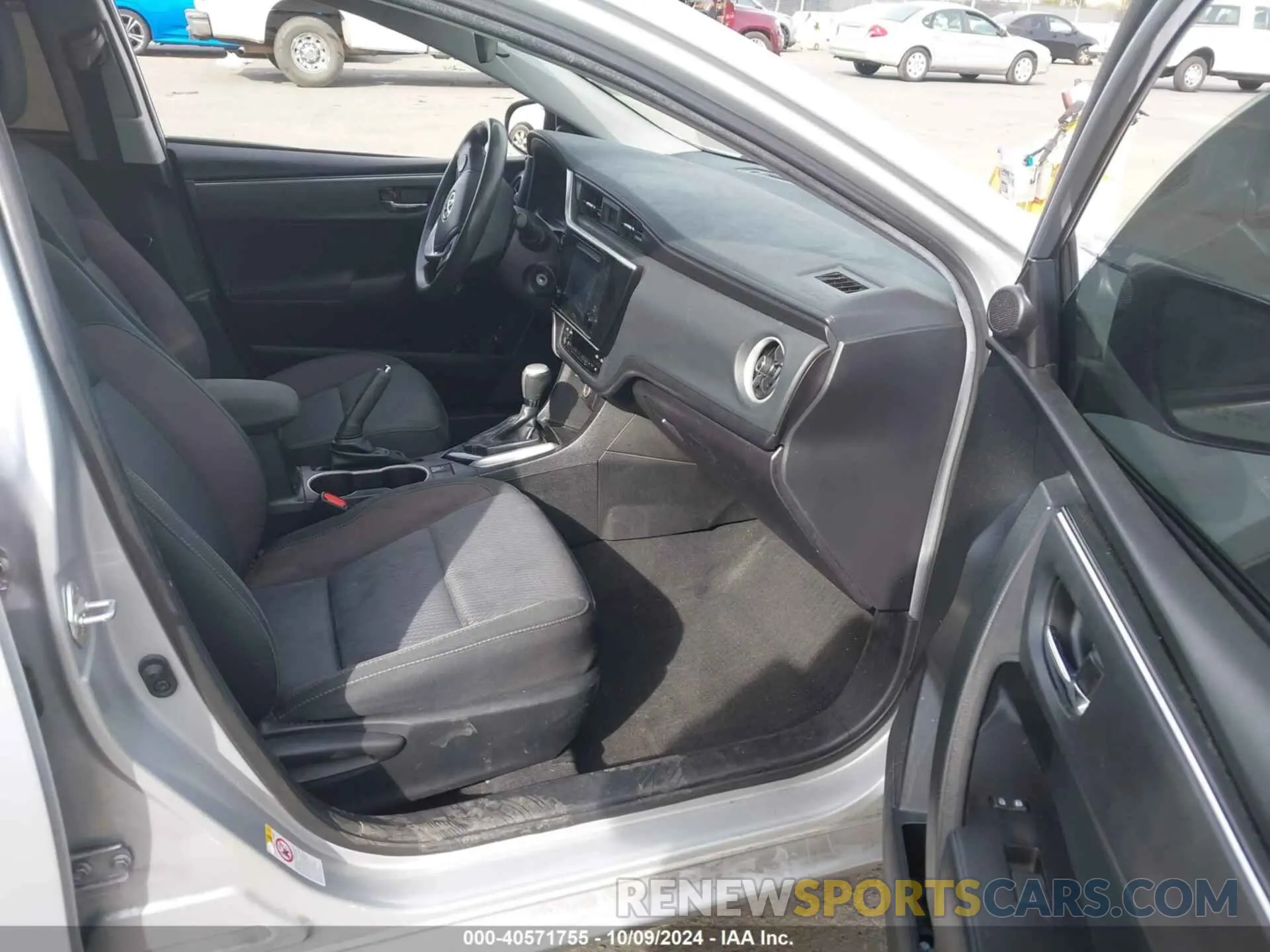 5 fotografías del automóvil dañado 5YFBURHE2KP869824 TOYOTA COROLLA 2019
