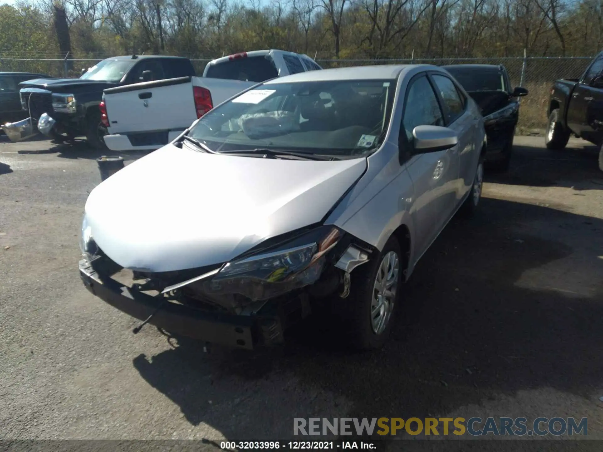 2 fotografías del automóvil dañado 5YFBURHE2KP873453 TOYOTA COROLLA 2019