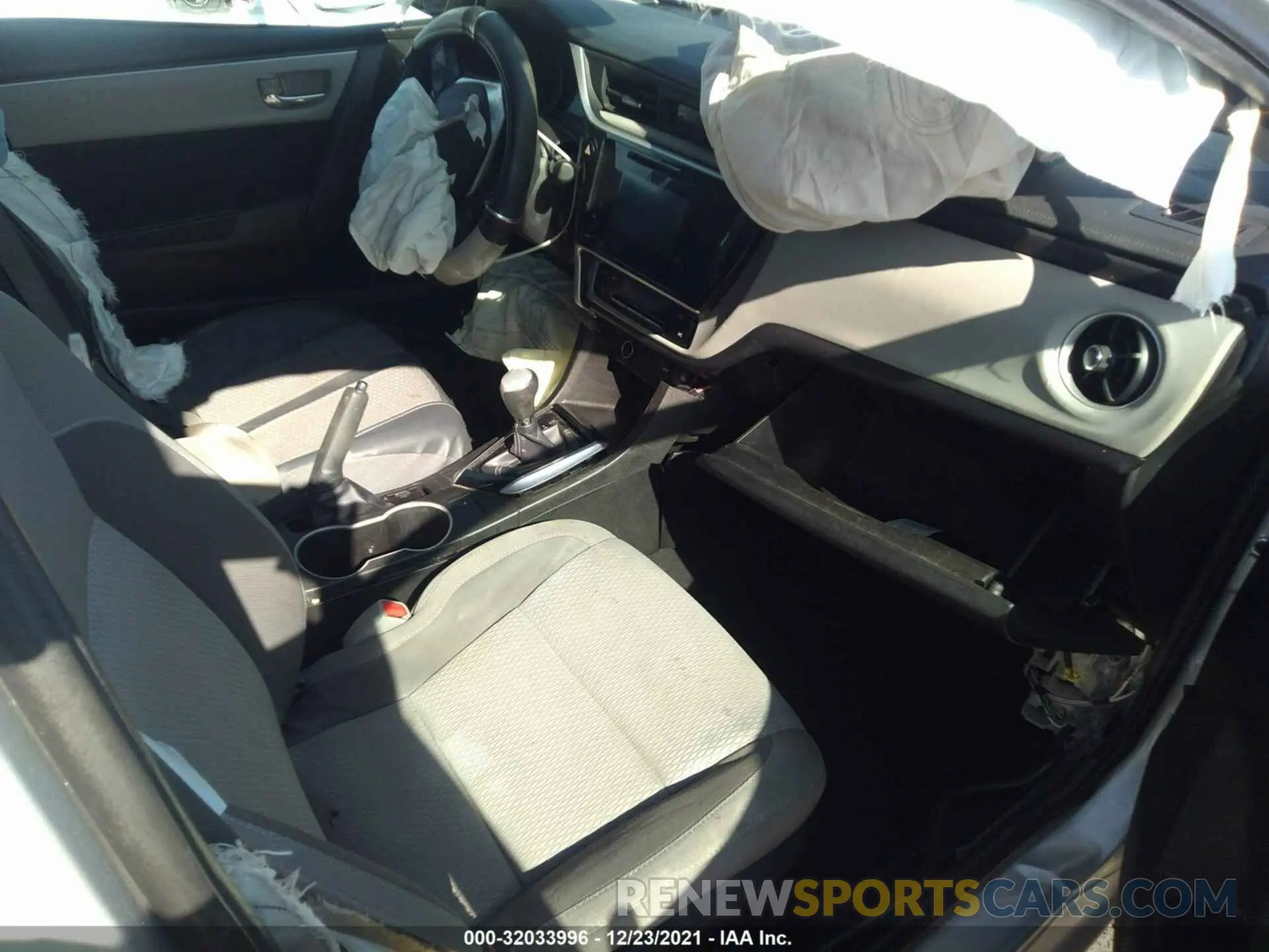 5 fotografías del automóvil dañado 5YFBURHE2KP873453 TOYOTA COROLLA 2019