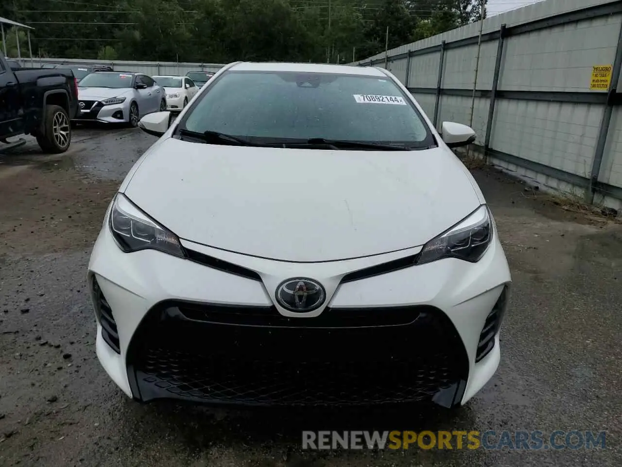 5 fotografías del automóvil dañado 5YFBURHE2KP873663 TOYOTA COROLLA 2019