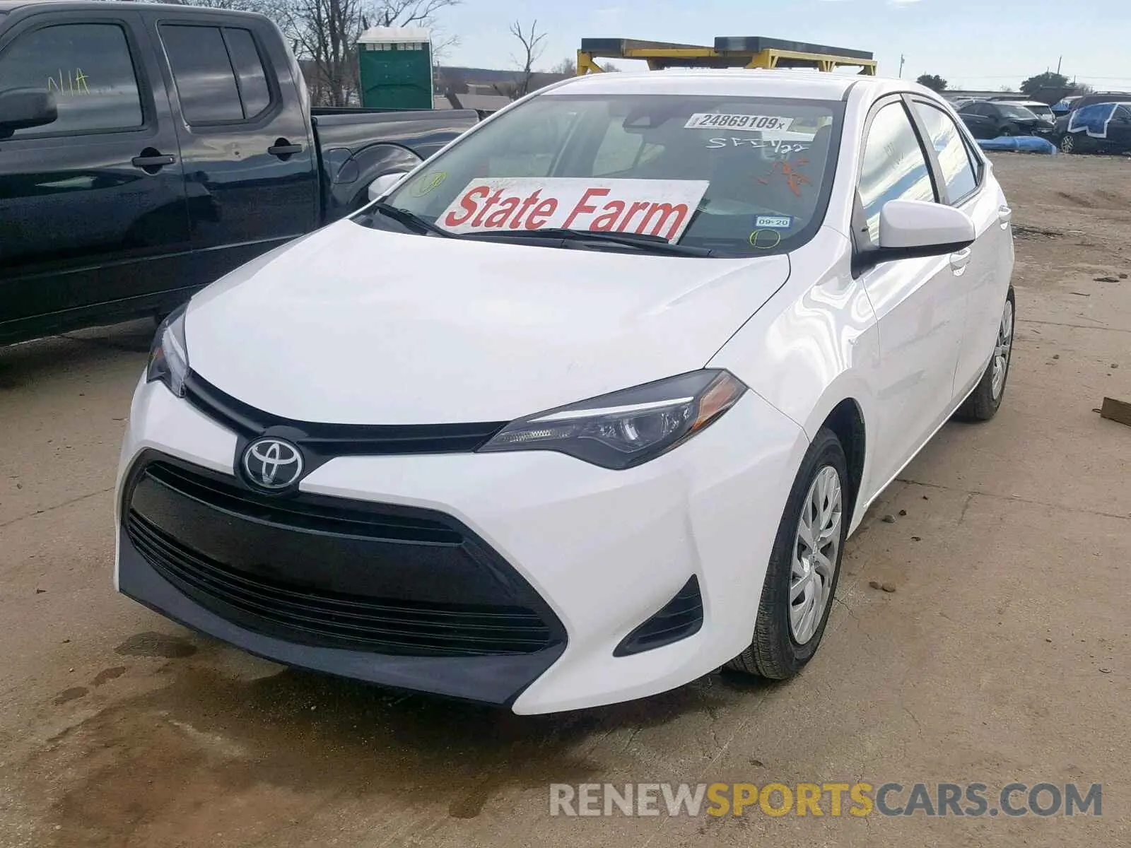 2 fotografías del automóvil dañado 5YFBURHE2KP888678 TOYOTA COROLLA 2019