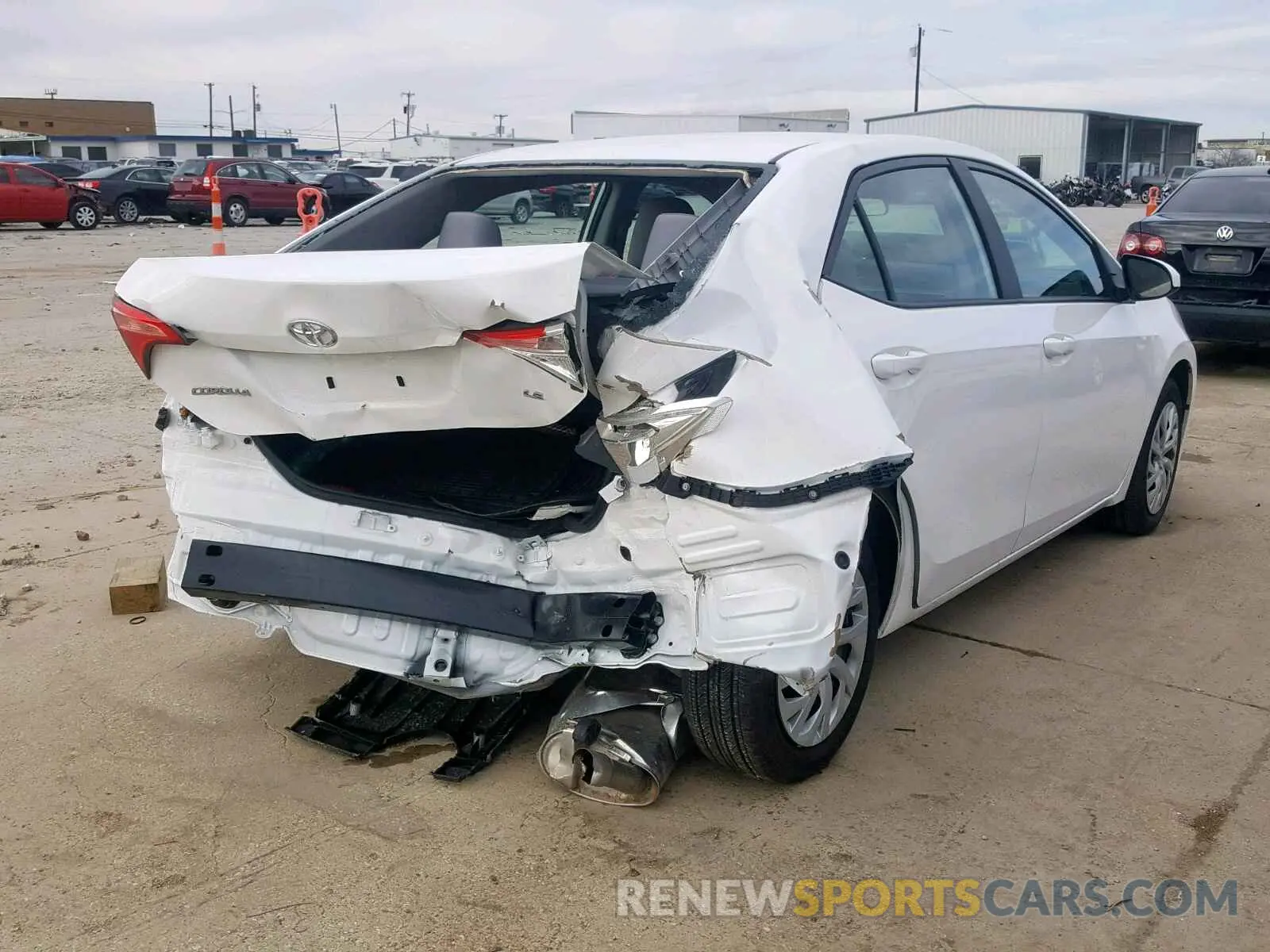 4 fotografías del automóvil dañado 5YFBURHE2KP888678 TOYOTA COROLLA 2019