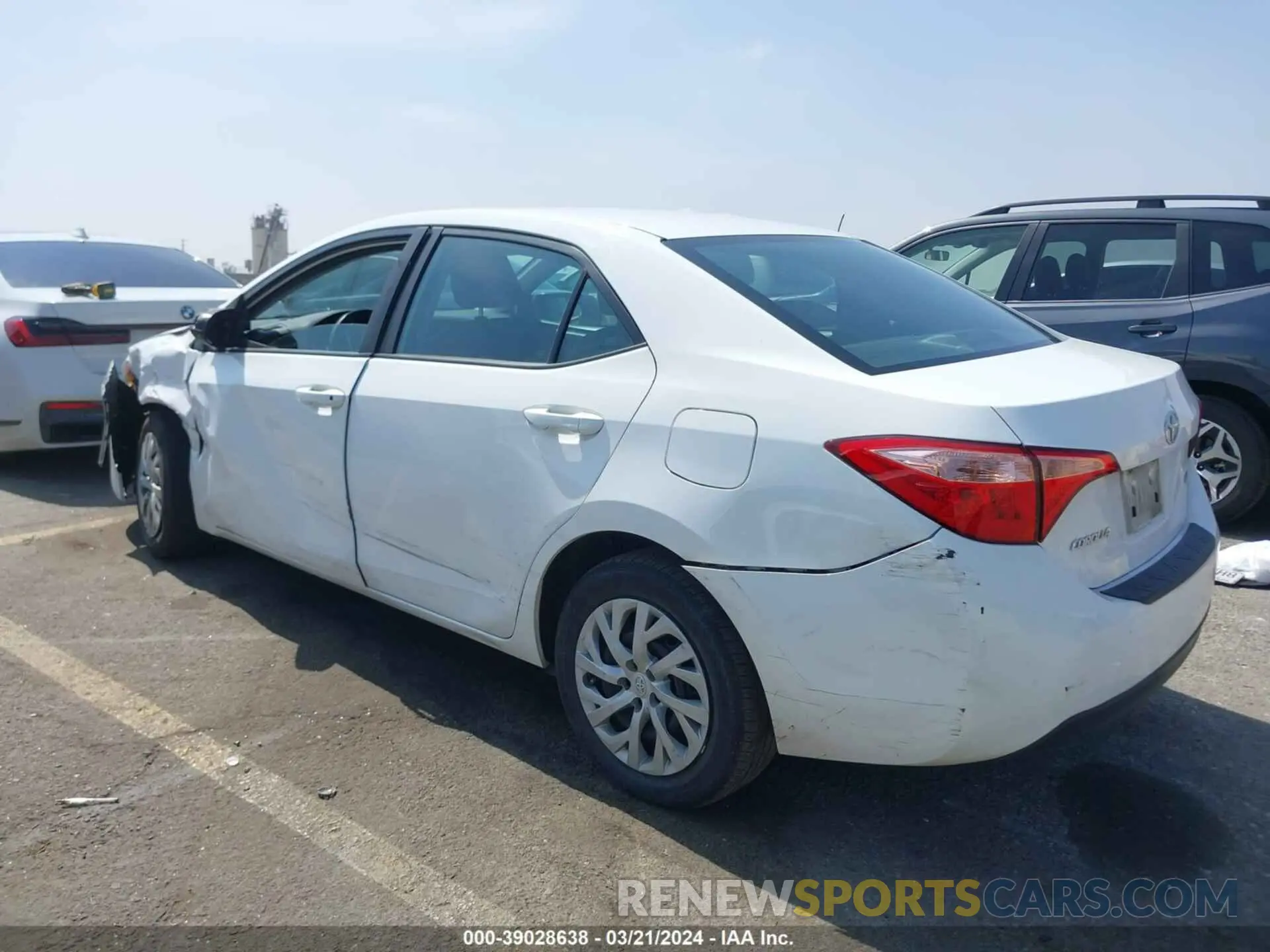 3 fotografías del automóvil dañado 5YFBURHE2KP892391 TOYOTA COROLLA 2019