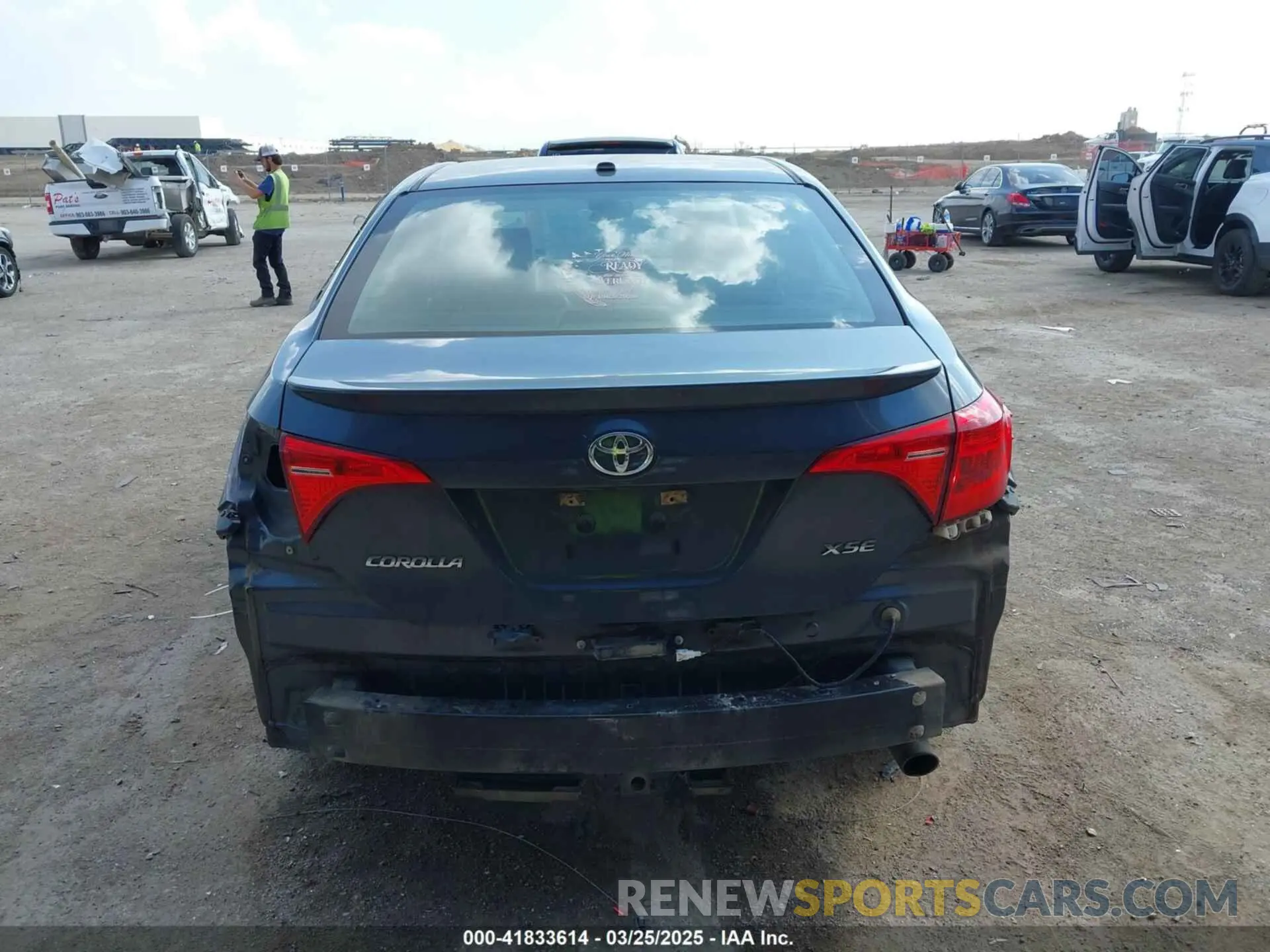 17 fotografías del automóvil dañado 5YFBURHE2KP896120 TOYOTA COROLLA 2019