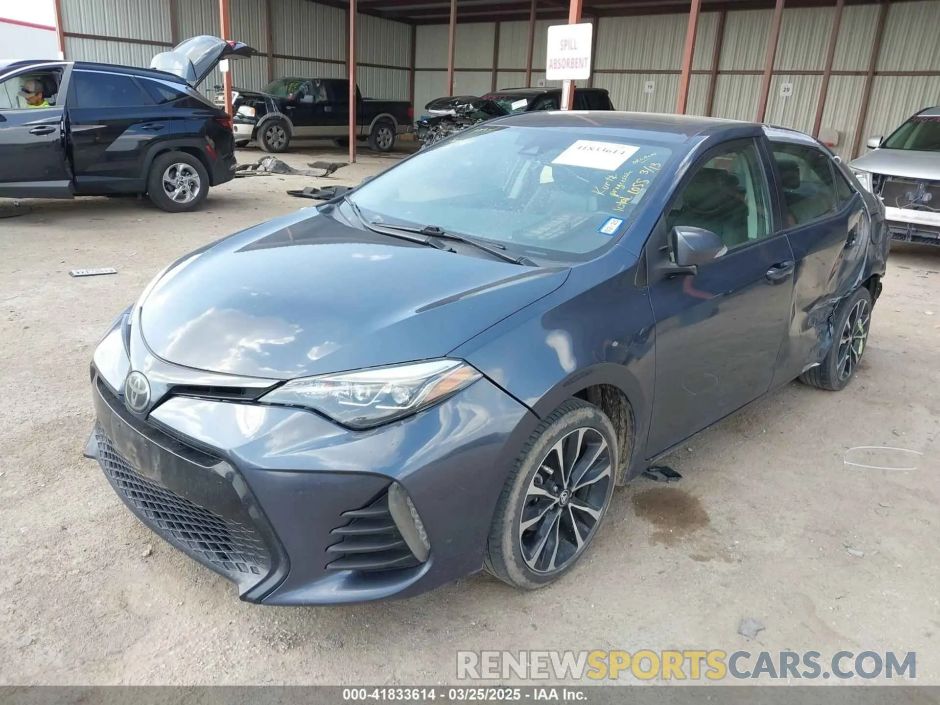 2 fotografías del automóvil dañado 5YFBURHE2KP896120 TOYOTA COROLLA 2019