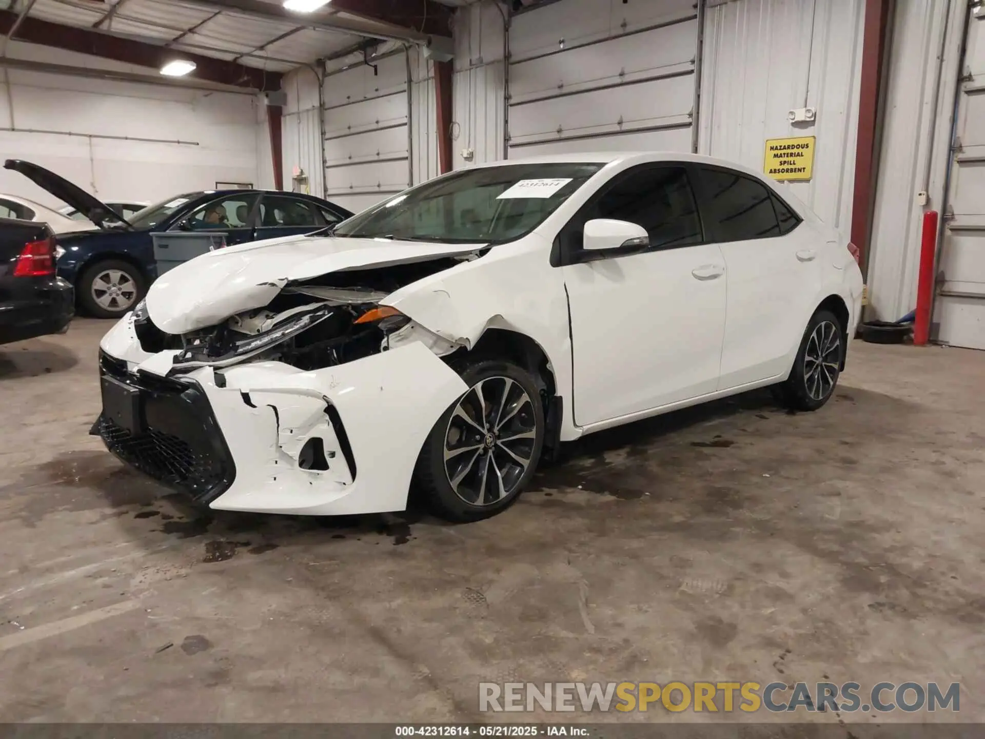 2 fotografías del automóvil dañado 5YFBURHE2KP903812 TOYOTA COROLLA 2019