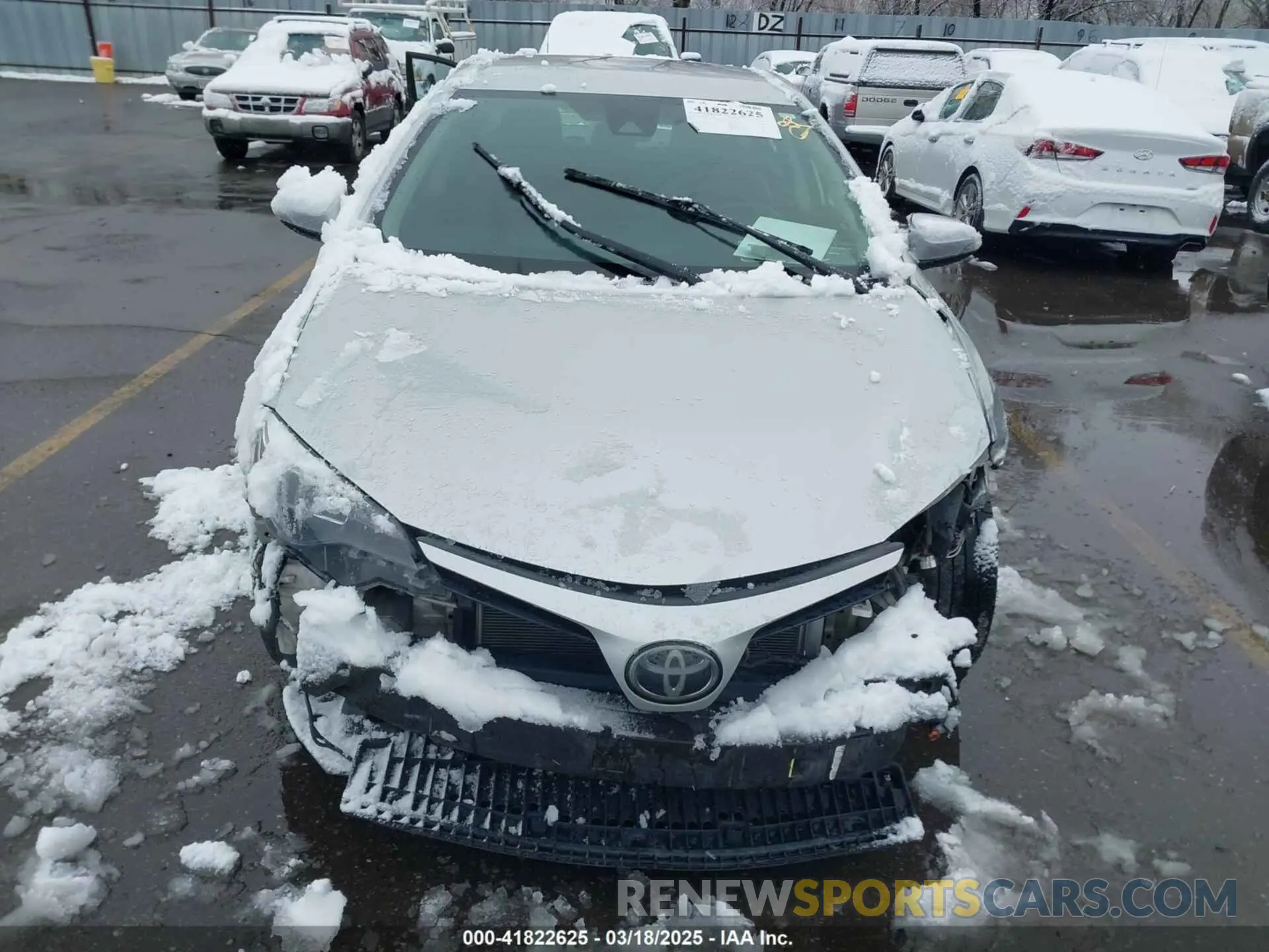12 fotografías del automóvil dañado 5YFBURHE2KP910064 TOYOTA COROLLA 2019