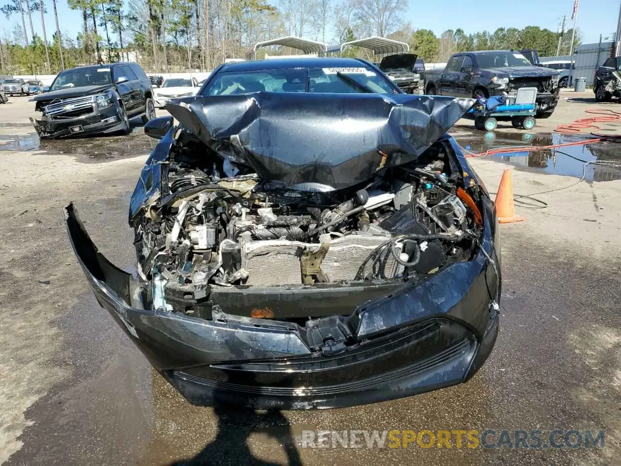 5 fotografías del automóvil dañado 5YFBURHE2KP913630 TOYOTA COROLLA 2019