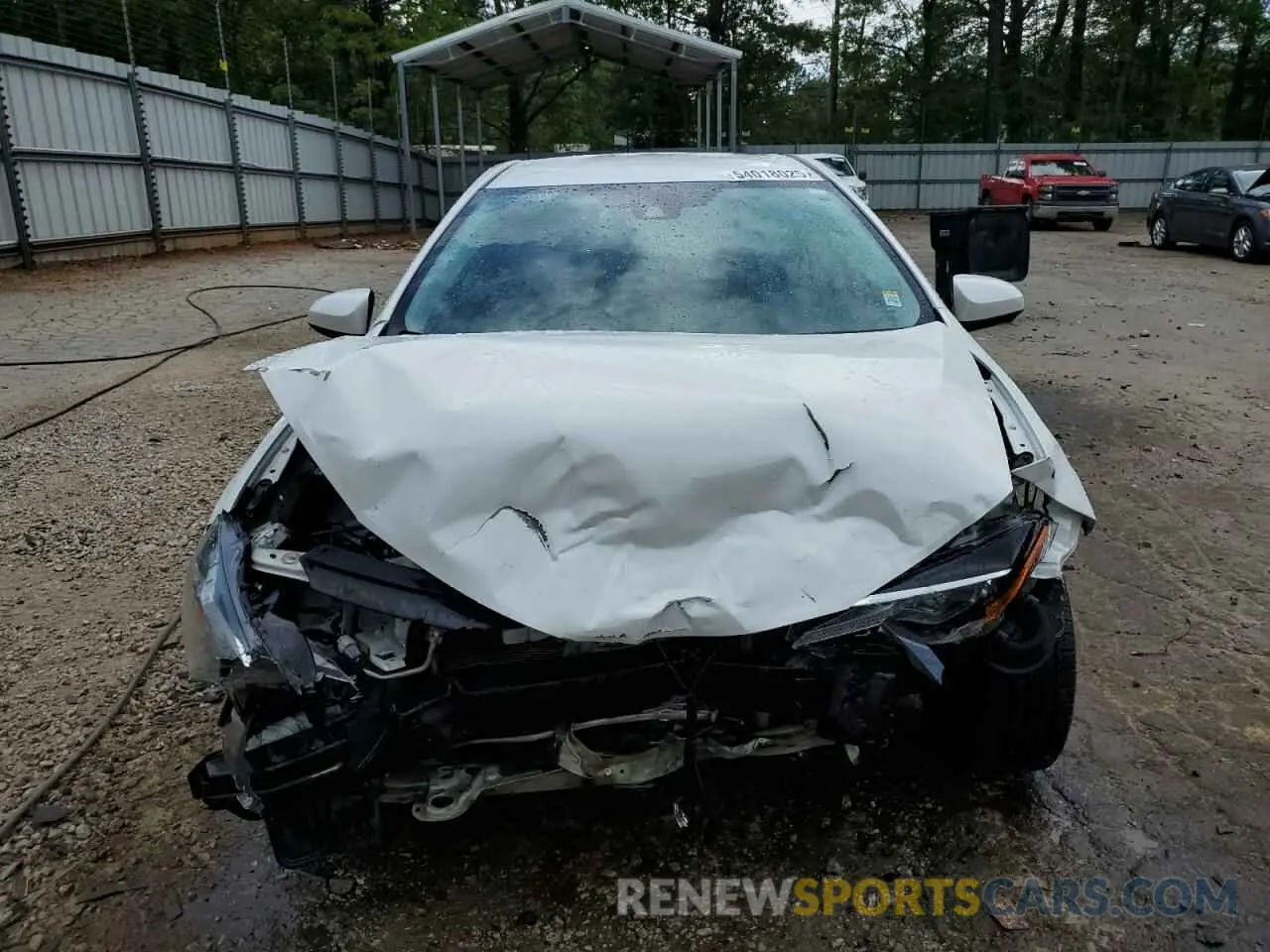 5 fotografías del automóvil dañado 5YFBURHE2KP915703 TOYOTA COROLLA 2019