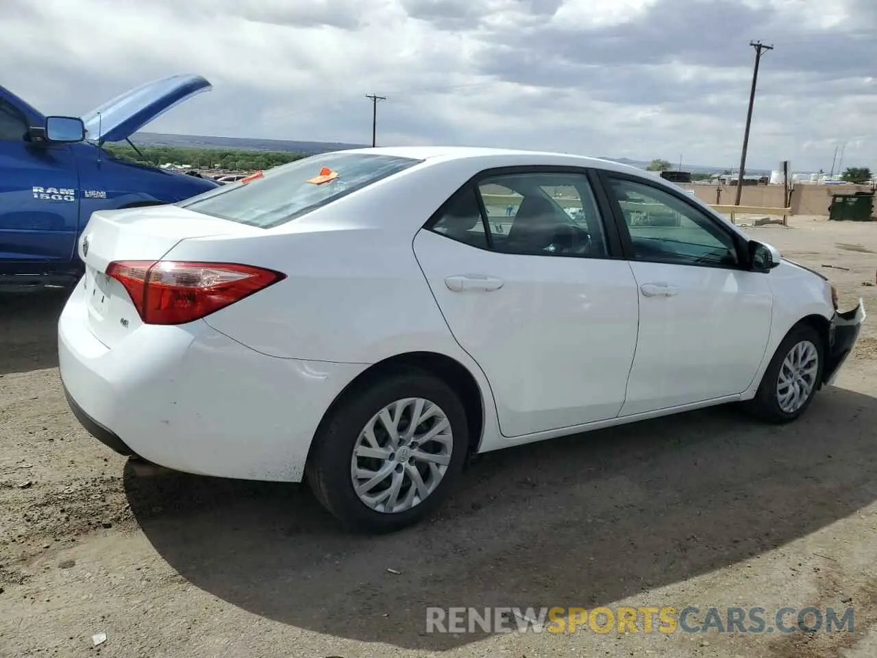 3 fotografías del automóvil dañado 5YFBURHE2KP924224 TOYOTA COROLLA 2019