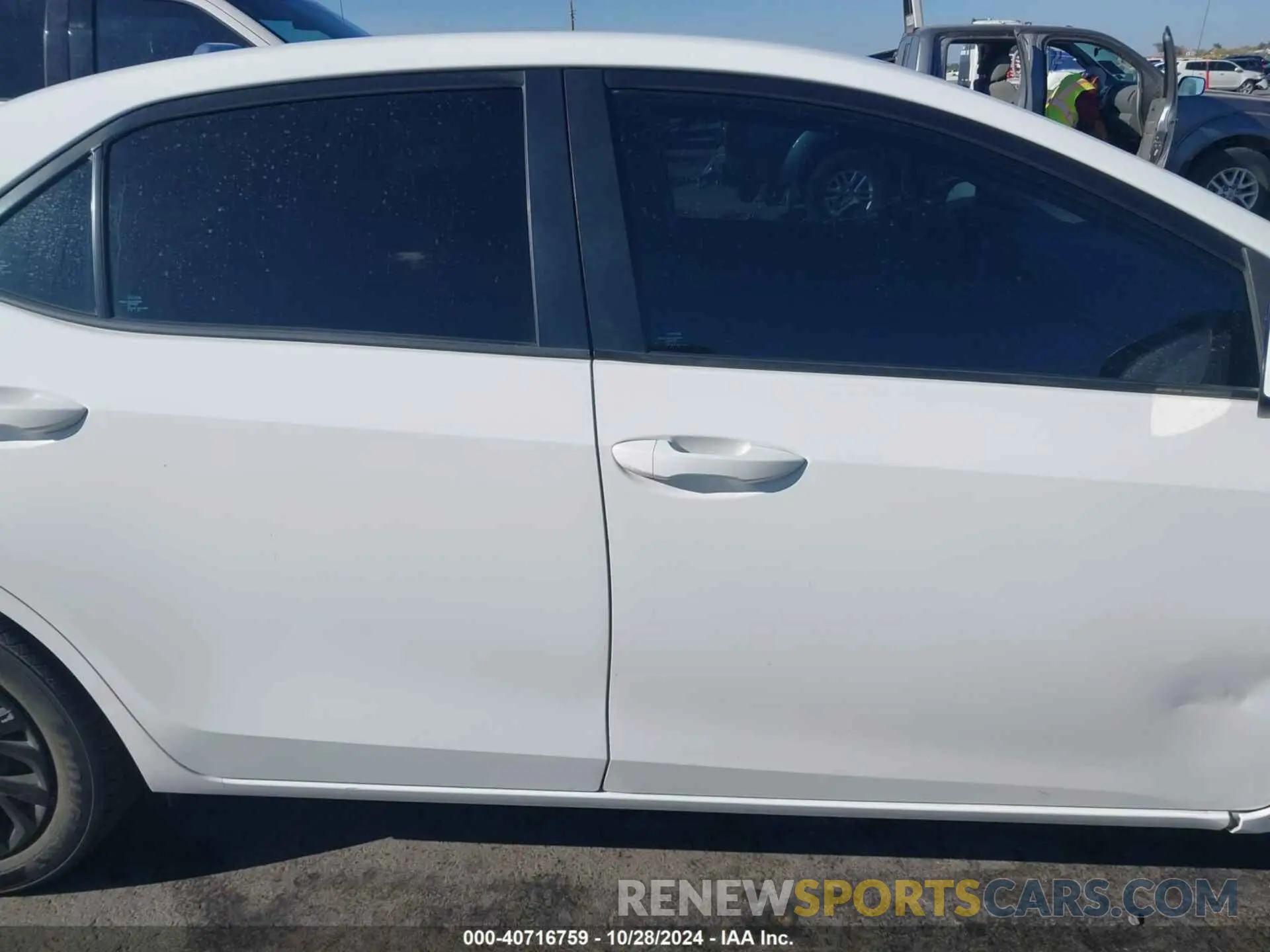 14 fotografías del automóvil dañado 5YFBURHE2KP927298 TOYOTA COROLLA 2019