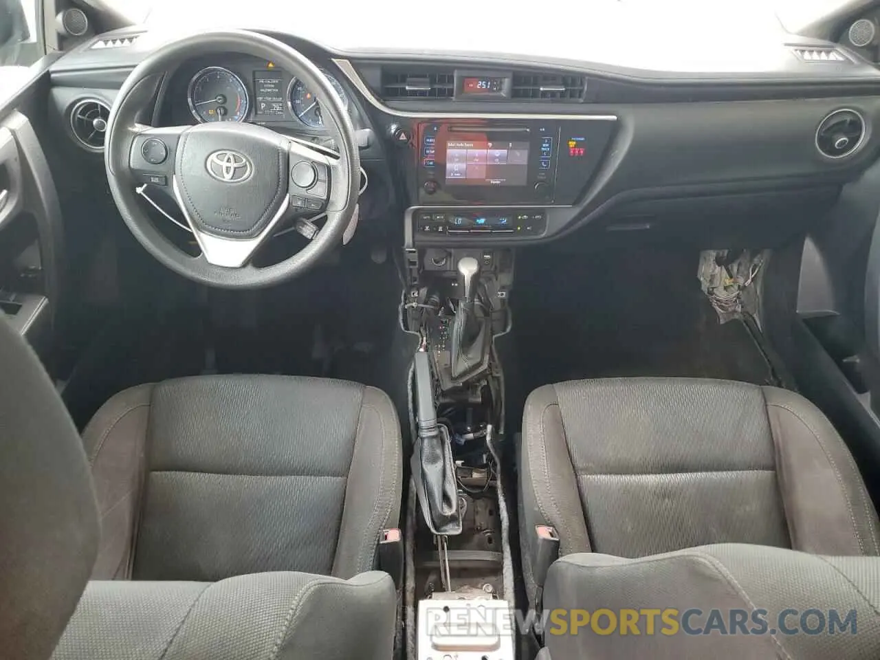 8 fotografías del automóvil dañado 5YFBURHE2KP931707 TOYOTA COROLLA 2019