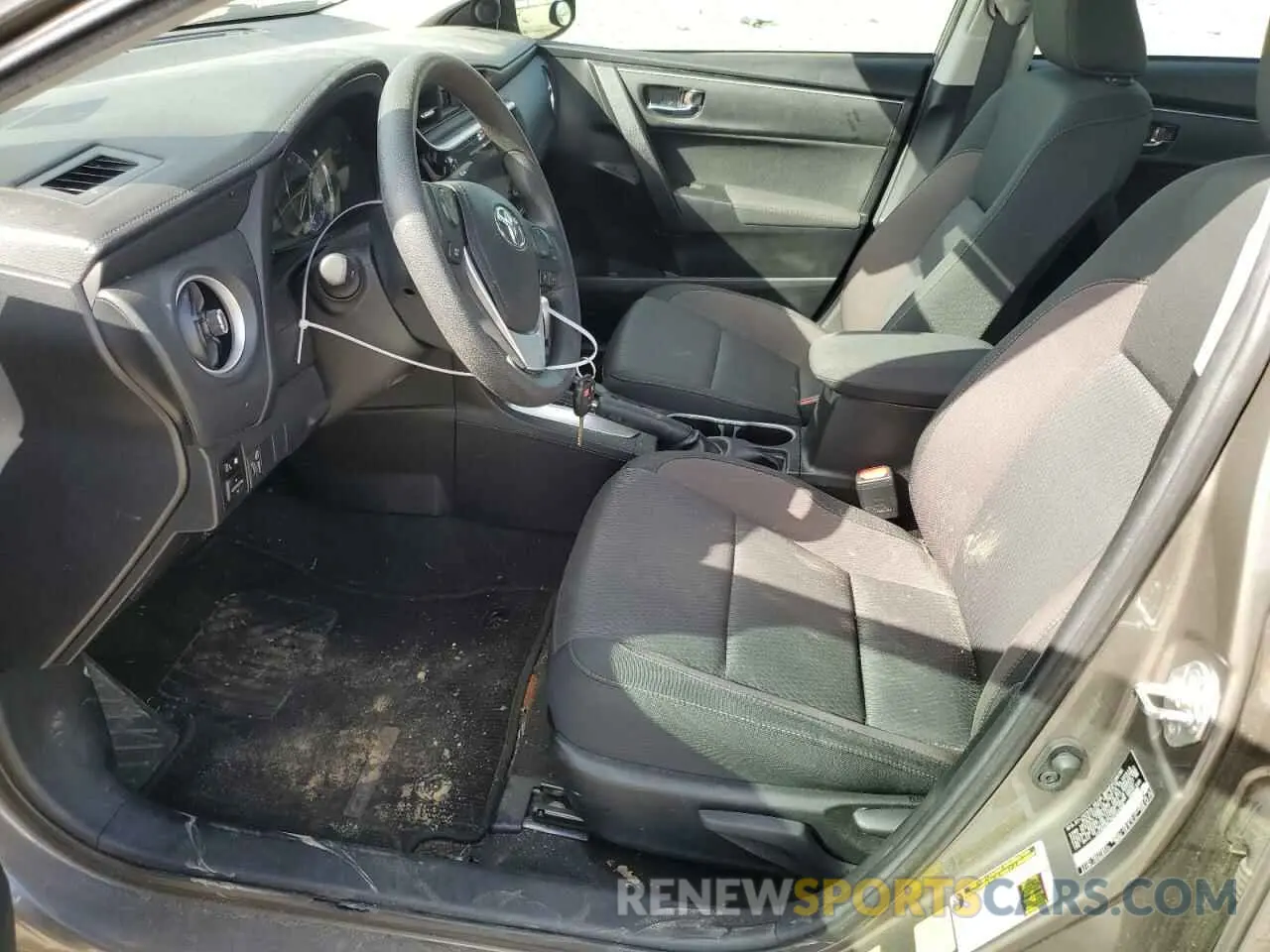 7 fotografías del automóvil dañado 5YFBURHE2KP934980 TOYOTA COROLLA 2019