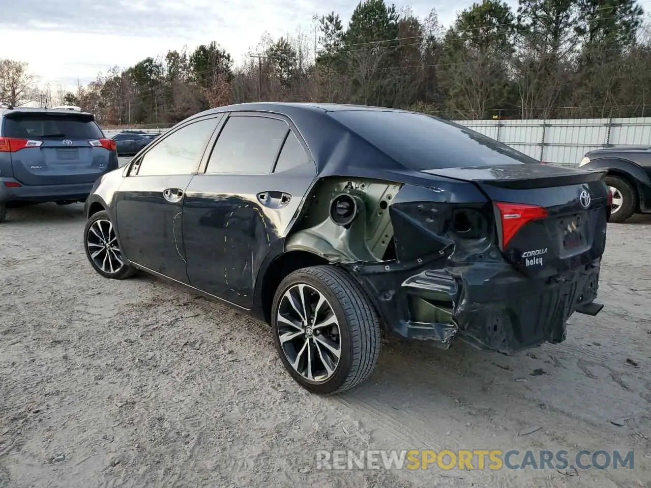 2 fotografías del automóvil dañado 5YFBURHE2KP935191 TOYOTA COROLLA 2019