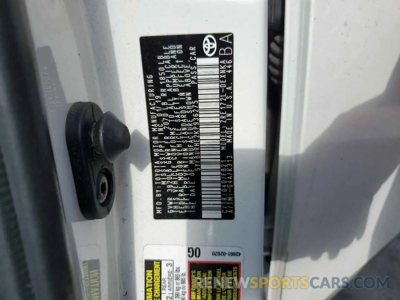 10 fotografías del automóvil dañado 5YFBURHE2KP936275 TOYOTA COROLLA 2019