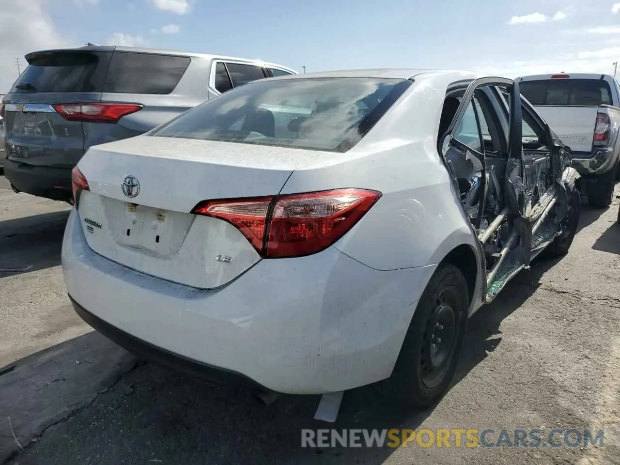 4 fotografías del automóvil dañado 5YFBURHE2KP936275 TOYOTA COROLLA 2019