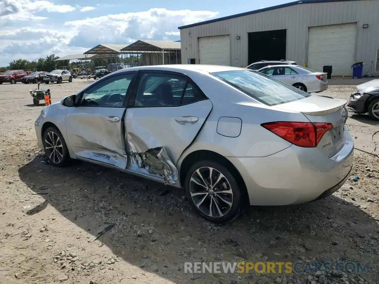 2 fotografías del automóvil dañado 5YFBURHE2KP939581 TOYOTA COROLLA 2019