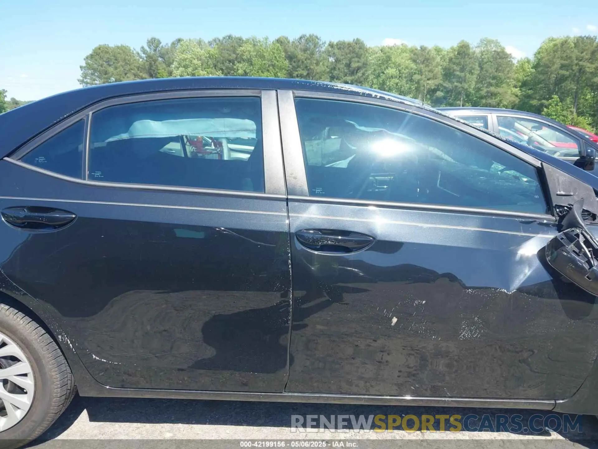 14 fotografías del automóvil dañado 5YFBURHE2KP942979 TOYOTA COROLLA 2019