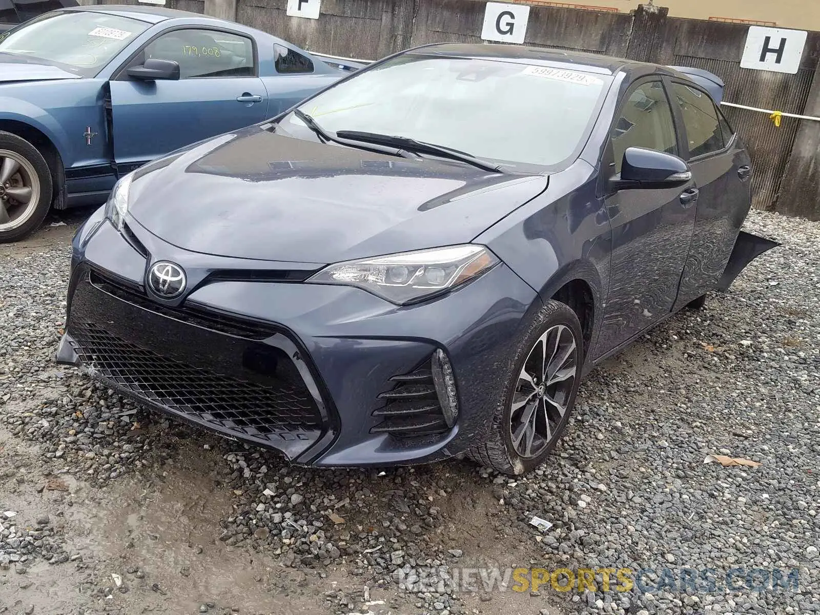 2 fotografías del automóvil dañado 5YFBURHE2KP947292 TOYOTA COROLLA 2019