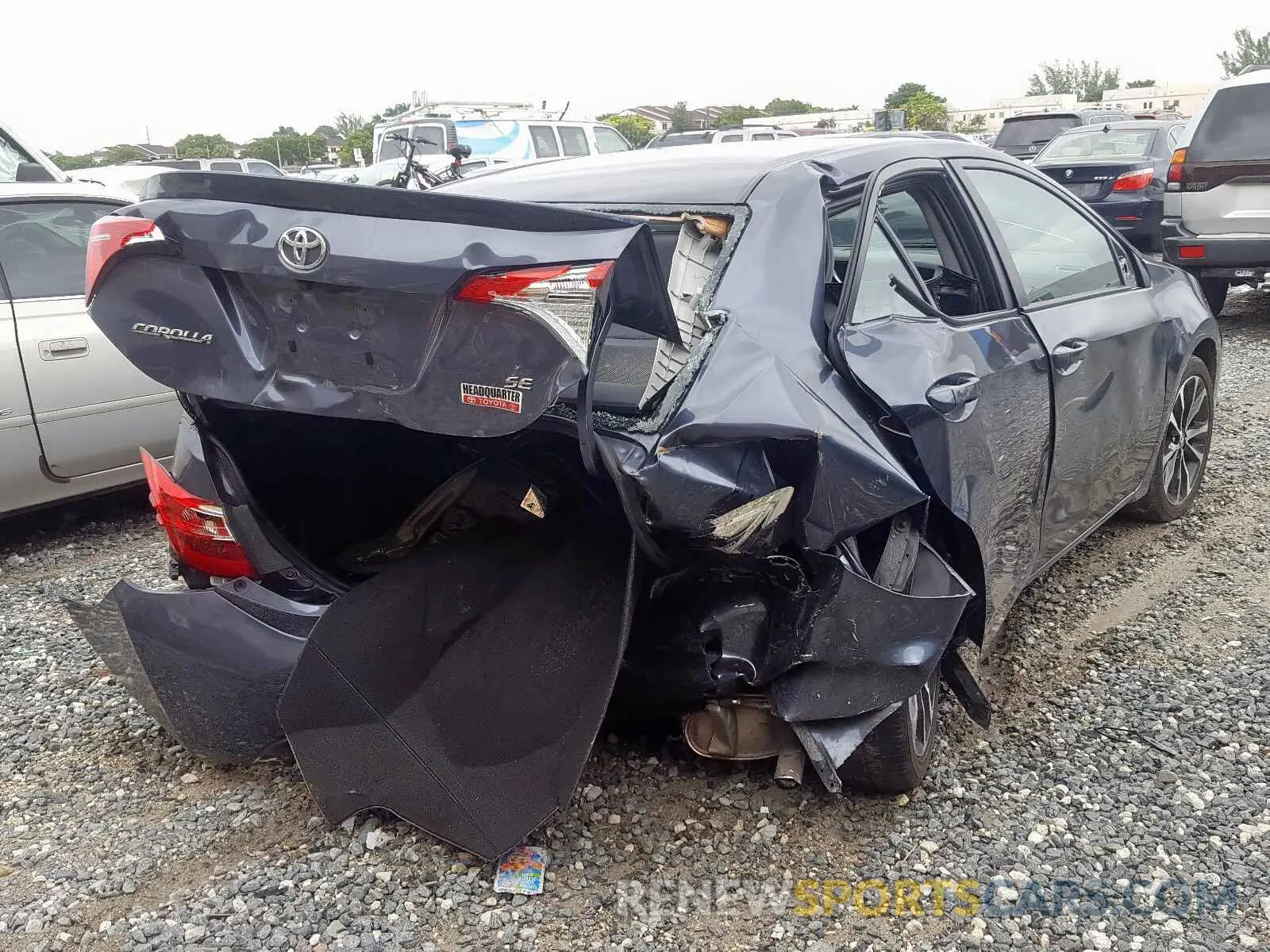 4 fotografías del automóvil dañado 5YFBURHE2KP947292 TOYOTA COROLLA 2019