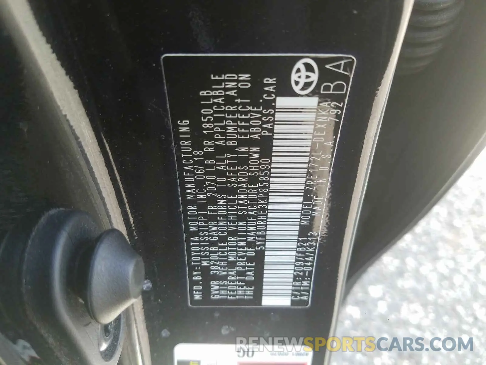 10 fotografías del automóvil dañado 5YFBURHE3KP858590 TOYOTA COROLLA 2019