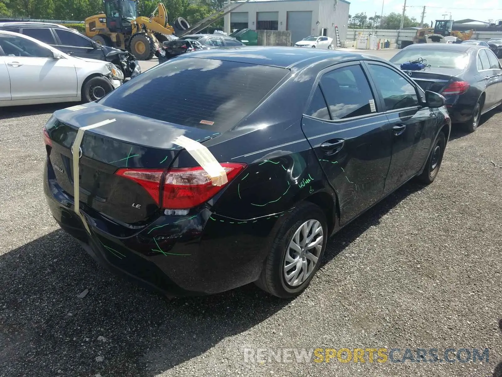 4 fotografías del automóvil dañado 5YFBURHE3KP858590 TOYOTA COROLLA 2019