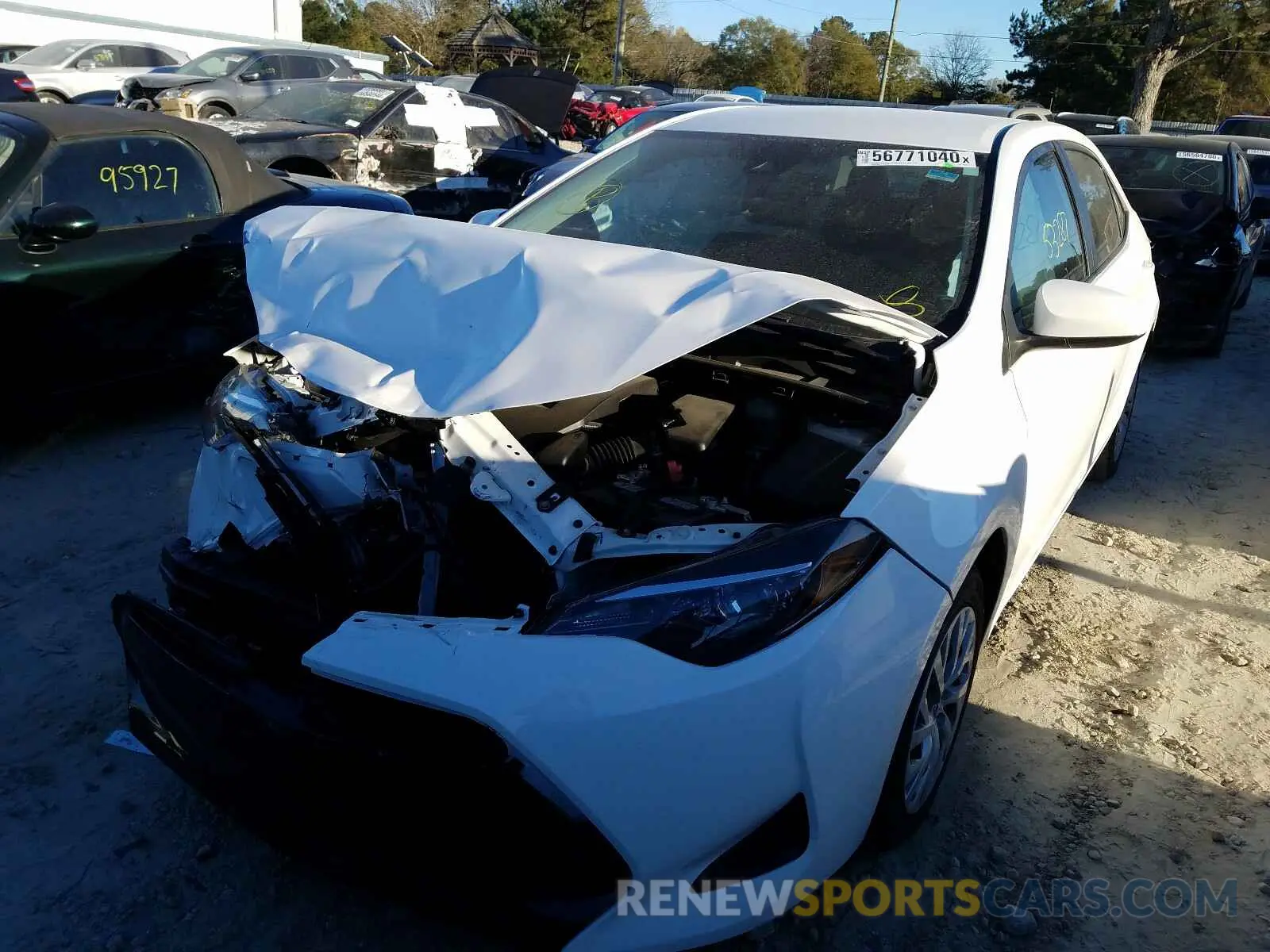 2 fotografías del automóvil dañado 5YFBURHE3KP860789 TOYOTA COROLLA 2019