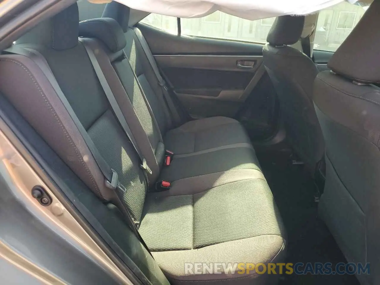 10 fotografías del automóvil dañado 5YFBURHE3KP860856 TOYOTA COROLLA 2019