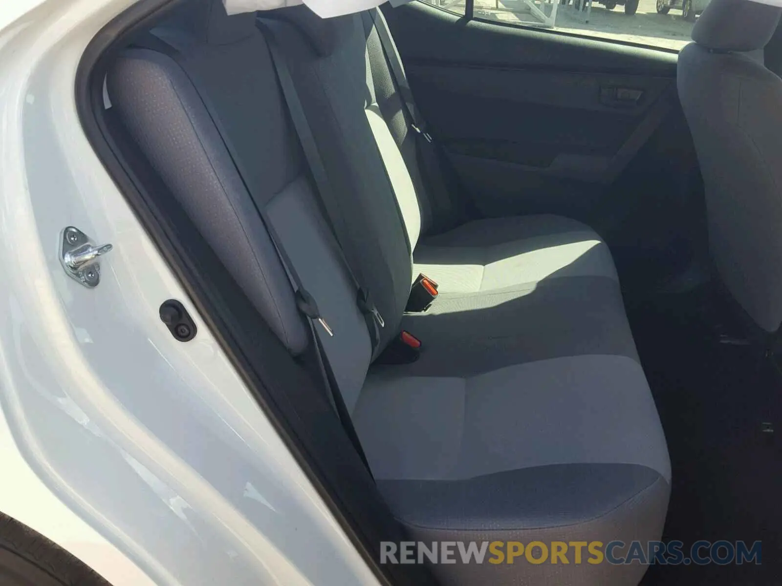 6 fotografías del automóvil dañado 5YFBURHE3KP861392 TOYOTA COROLLA 2019