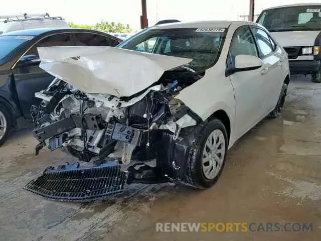 2 fotografías del automóvil dañado 5YFBURHE3KP867516 TOYOTA COROLLA 2019