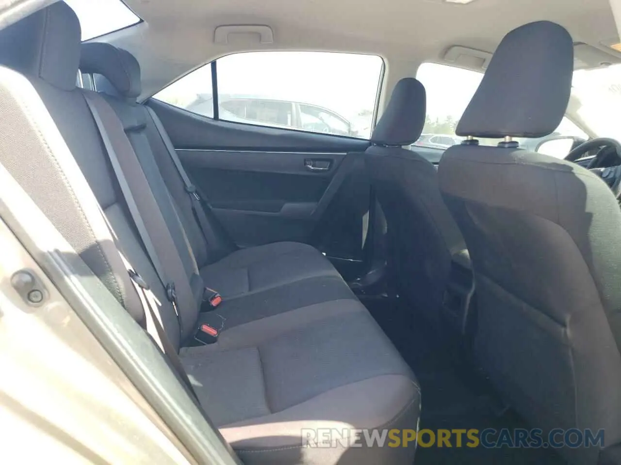 10 fotografías del automóvil dañado 5YFBURHE3KP868620 TOYOTA COROLLA 2019