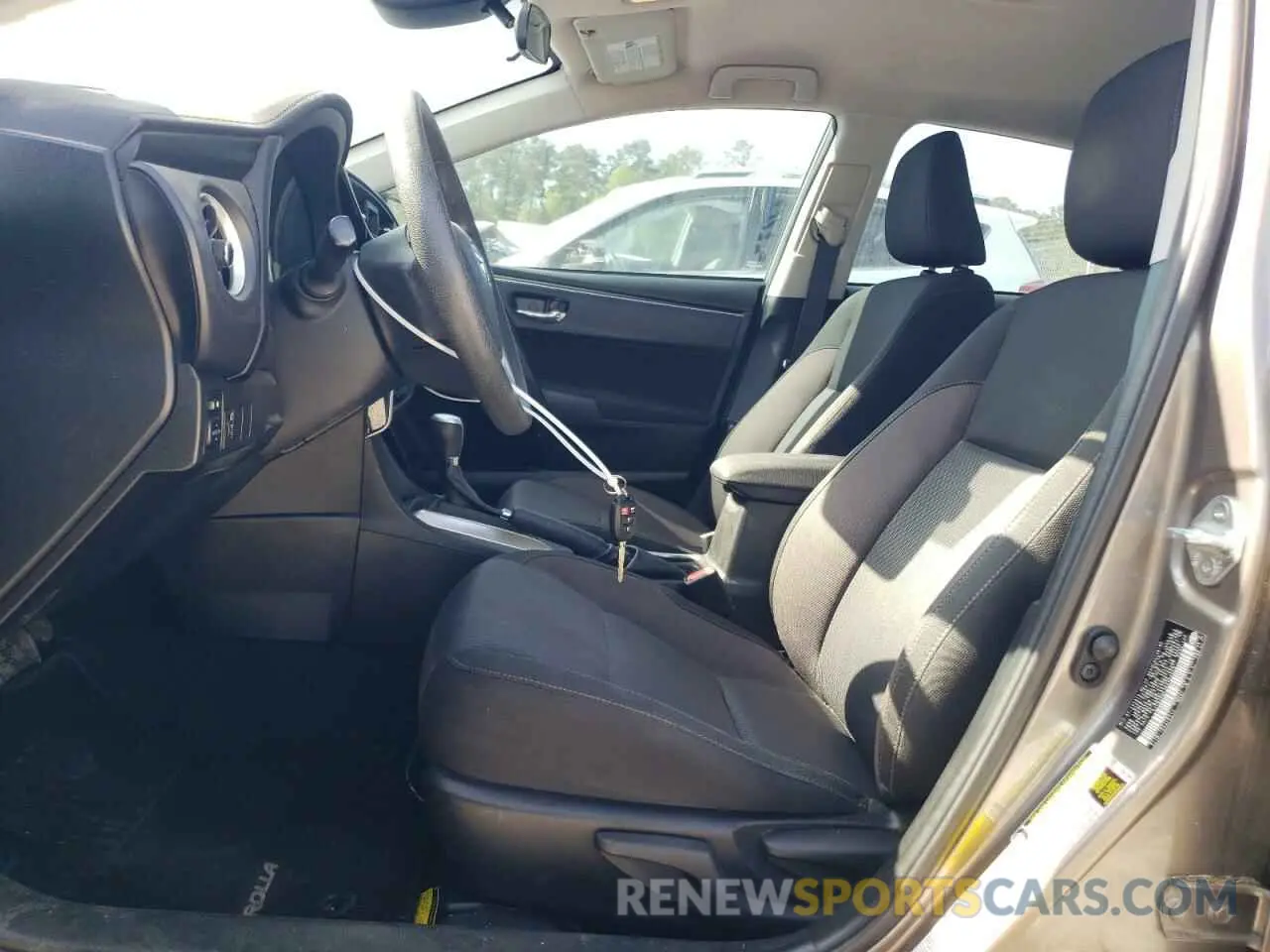 7 fotografías del automóvil dañado 5YFBURHE3KP868620 TOYOTA COROLLA 2019
