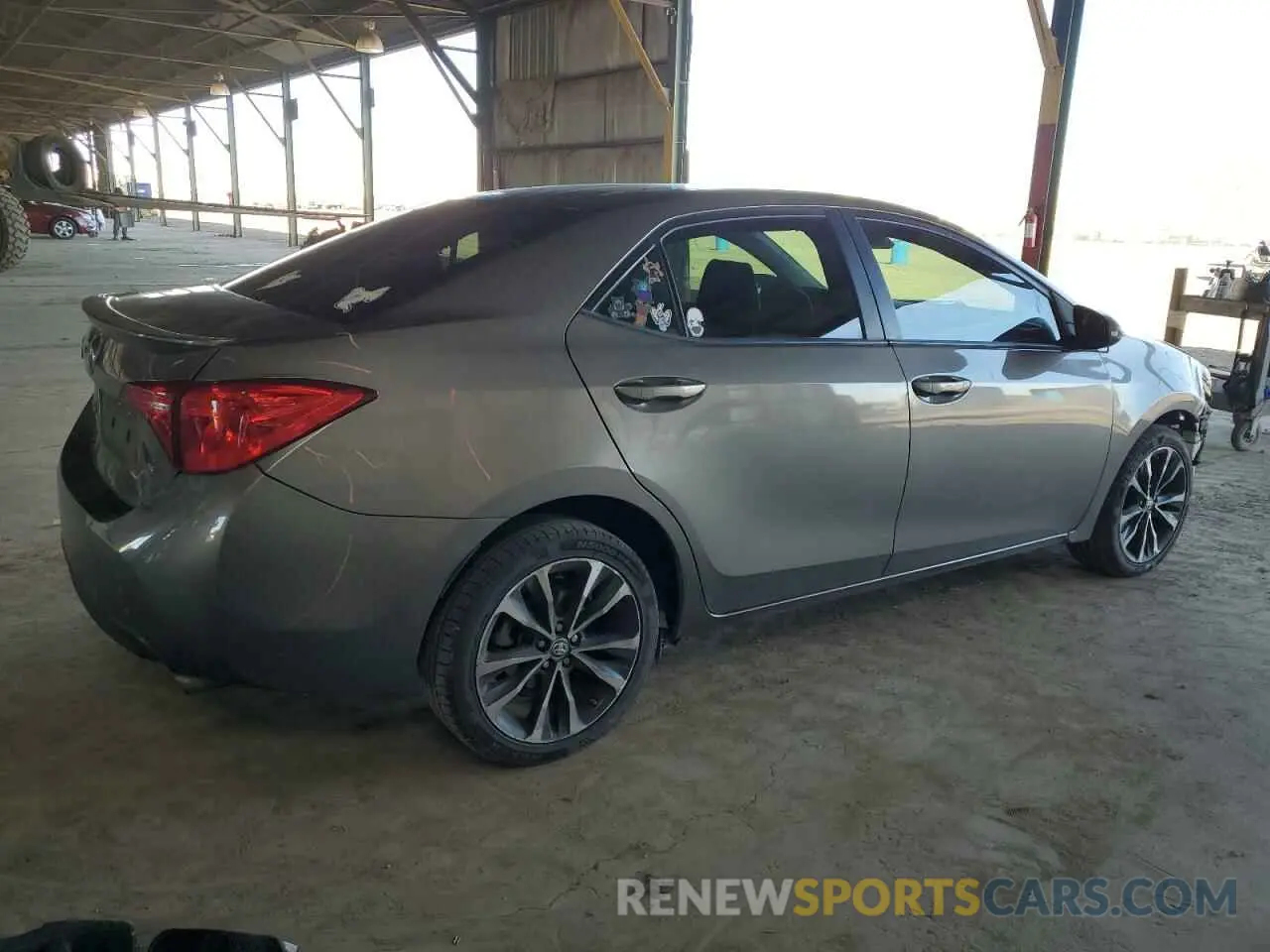 3 fotografías del automóvil dañado 5YFBURHE3KP870870 TOYOTA COROLLA 2019