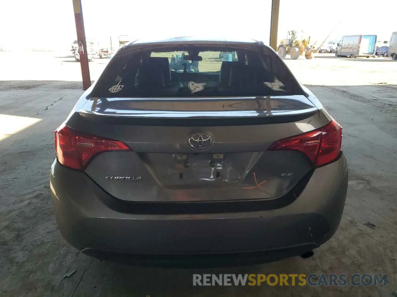 6 fotografías del automóvil dañado 5YFBURHE3KP870870 TOYOTA COROLLA 2019