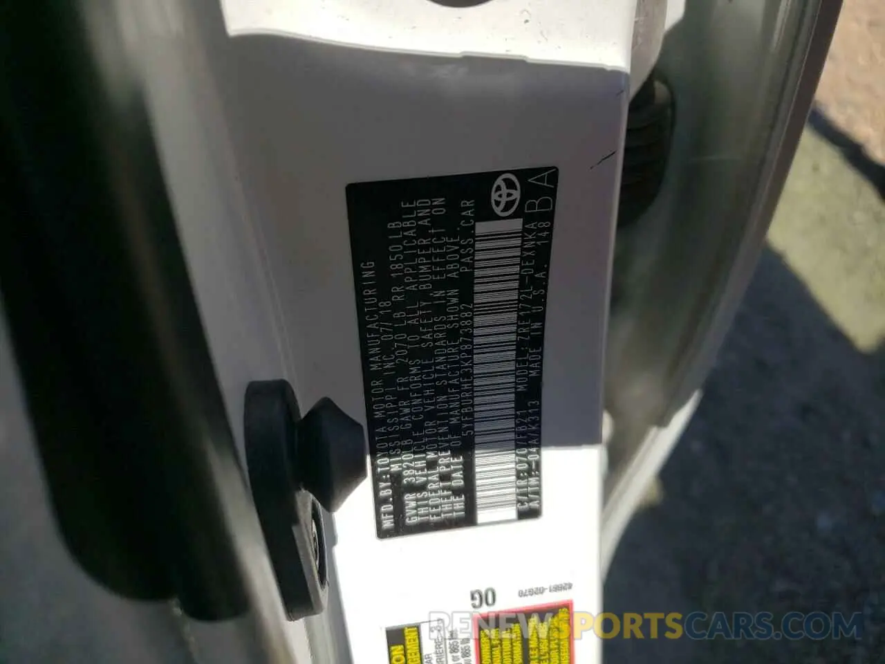 10 fotografías del automóvil dañado 5YFBURHE3KP873882 TOYOTA COROLLA 2019