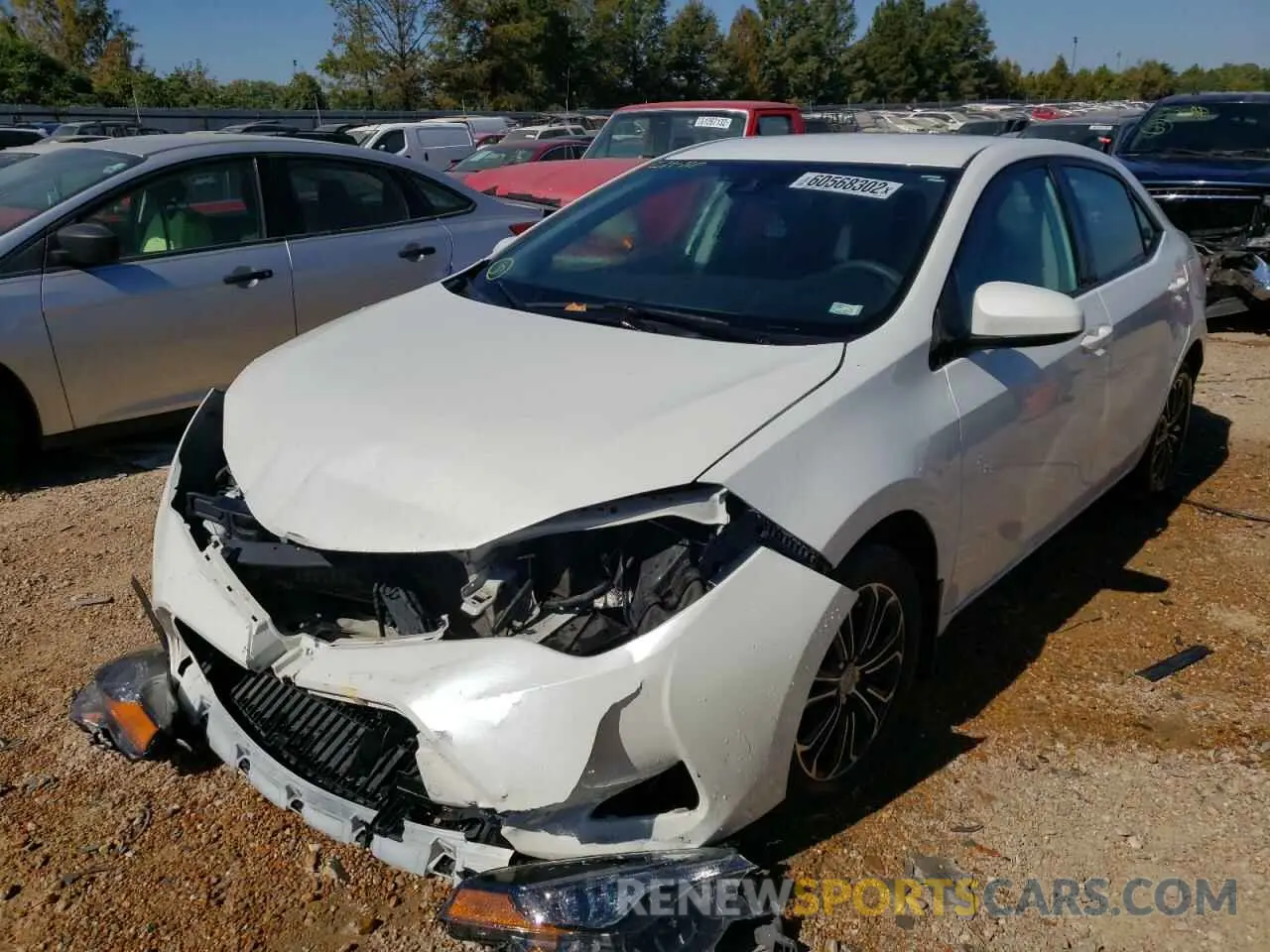2 fotografías del automóvil dañado 5YFBURHE3KP873882 TOYOTA COROLLA 2019