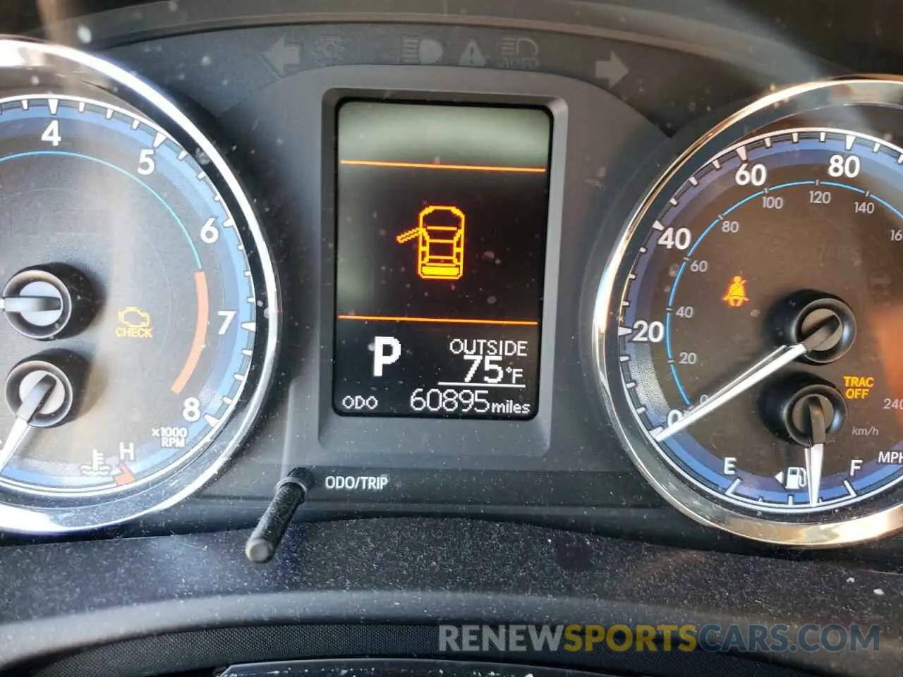 8 fotografías del automóvil dañado 5YFBURHE3KP873882 TOYOTA COROLLA 2019