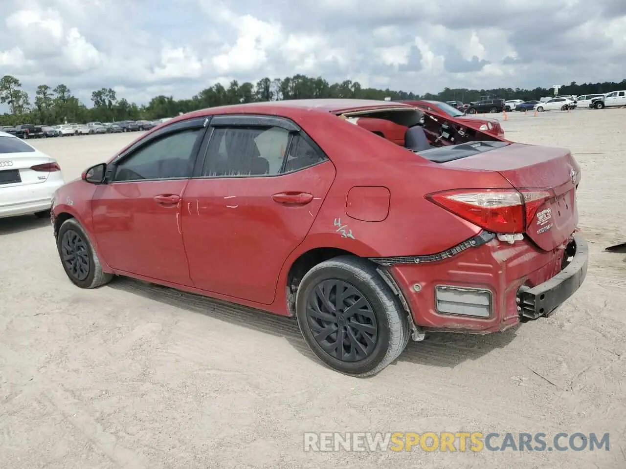 2 fotografías del automóvil dañado 5YFBURHE3KP877432 TOYOTA COROLLA 2019