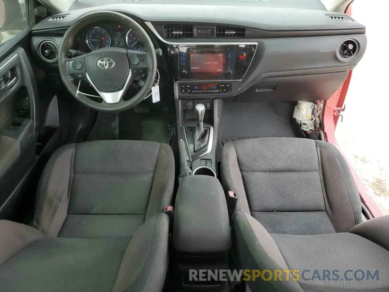 8 fotografías del automóvil dañado 5YFBURHE3KP877432 TOYOTA COROLLA 2019