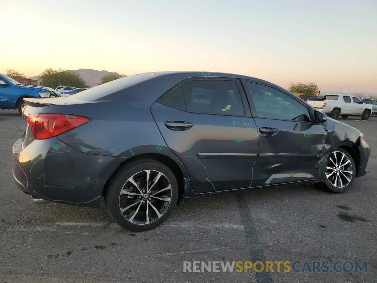 3 fotografías del automóvil dañado 5YFBURHE3KP881495 TOYOTA COROLLA 2019