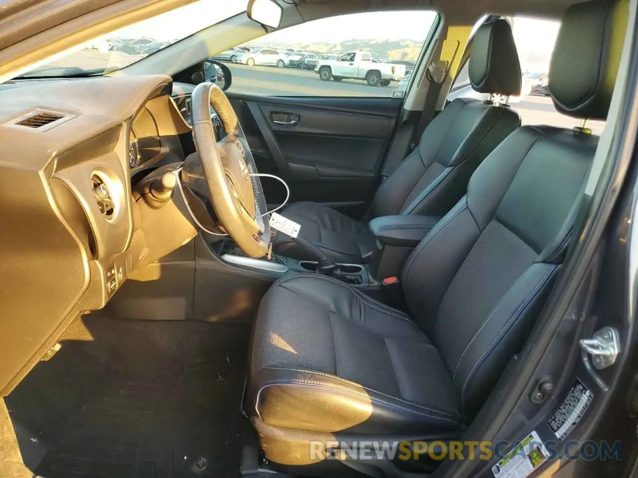 7 fotografías del automóvil dañado 5YFBURHE3KP881495 TOYOTA COROLLA 2019