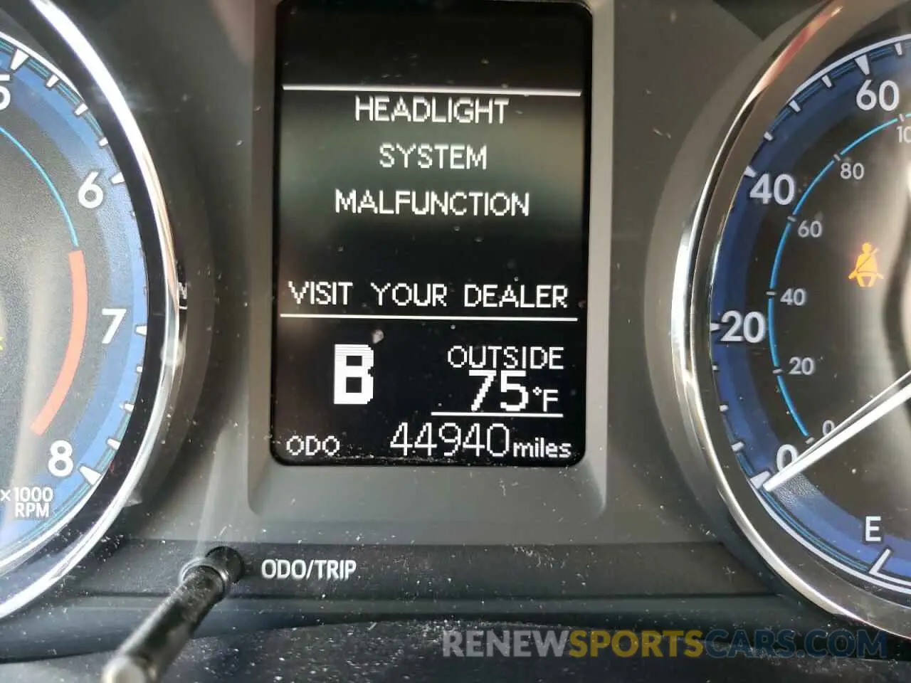 8 fotografías del automóvil dañado 5YFBURHE3KP883179 TOYOTA COROLLA 2019