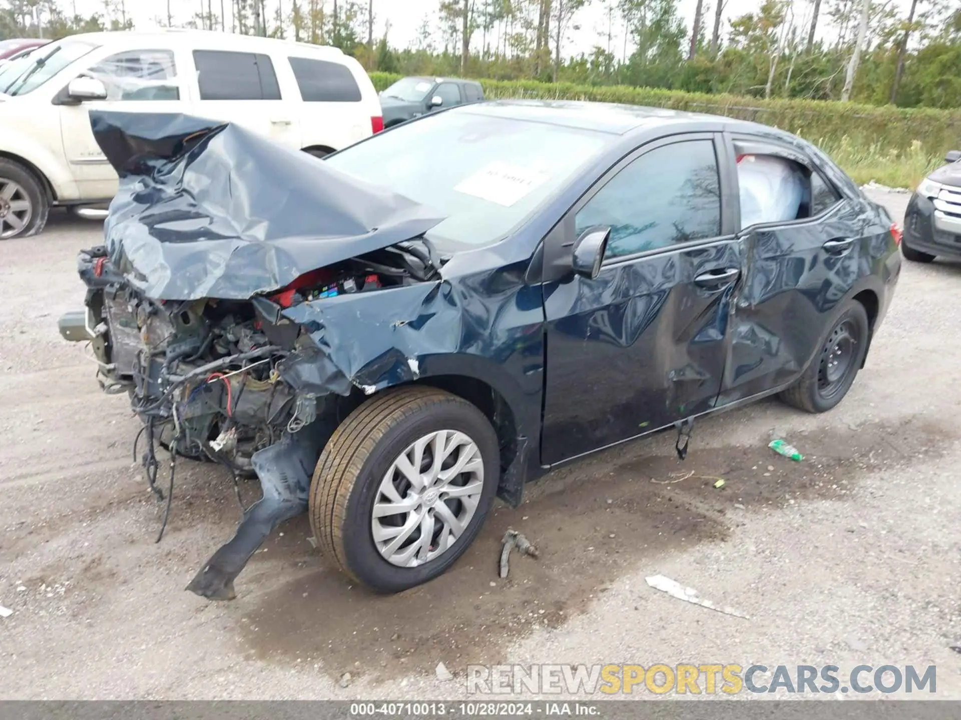 2 fotografías del automóvil dañado 5YFBURHE3KP889323 TOYOTA COROLLA 2019