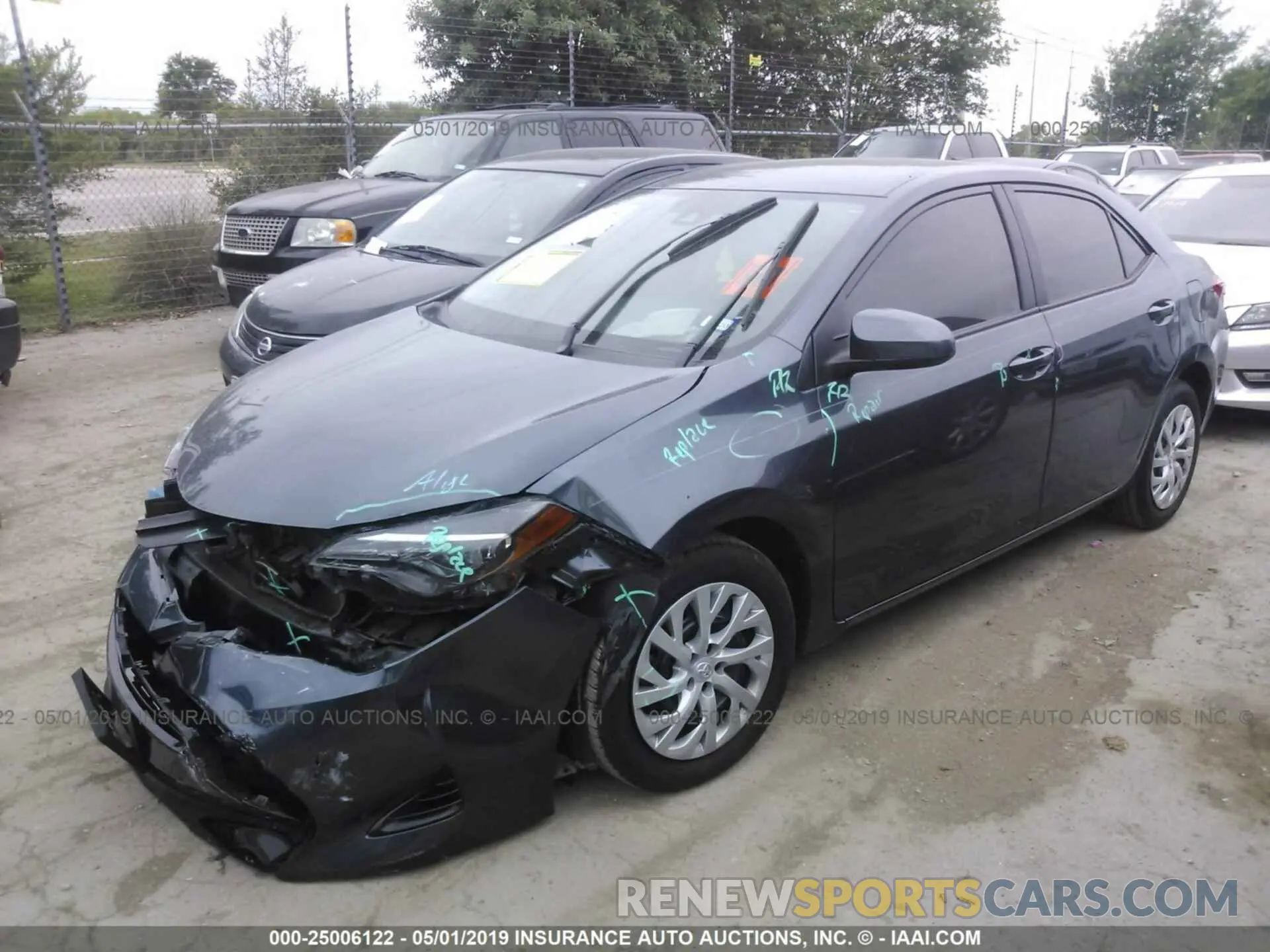 2 fotografías del automóvil dañado 5YFBURHE3KP892092 TOYOTA COROLLA 2019