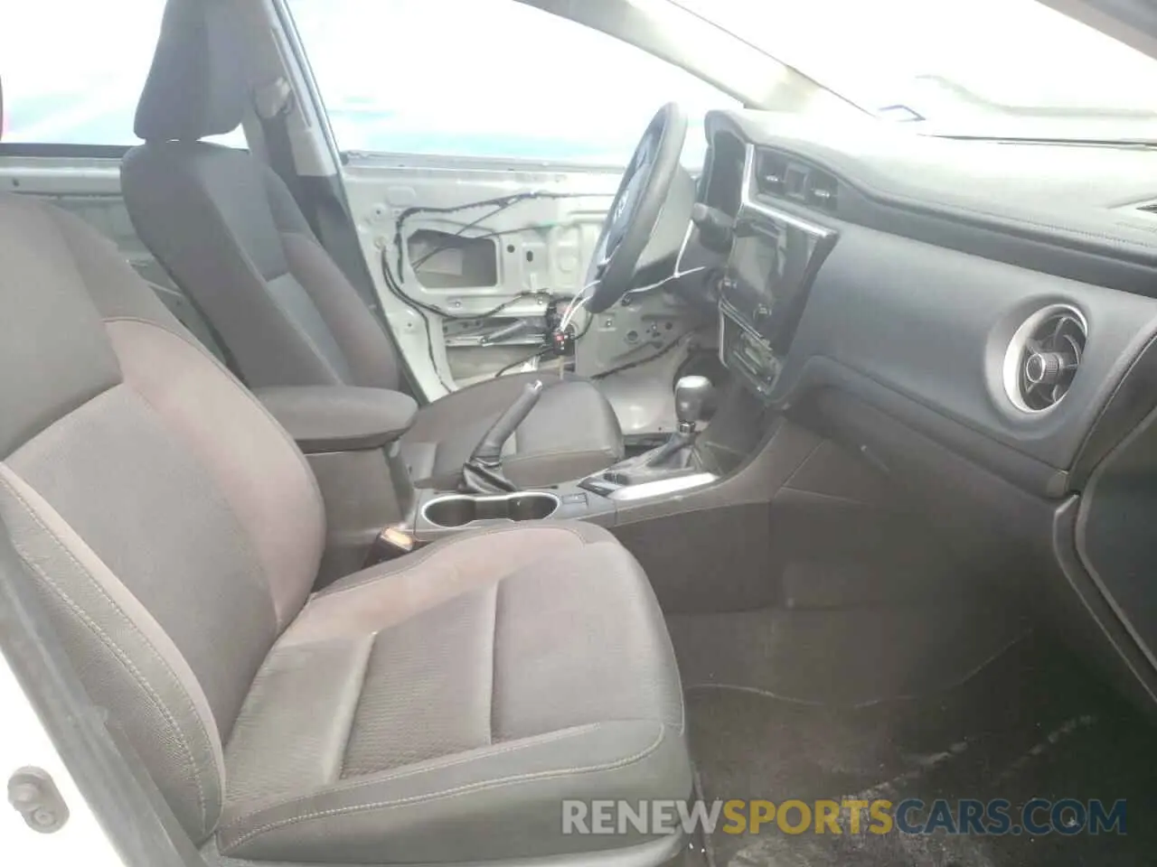 5 fotografías del automóvil dañado 5YFBURHE3KP894974 TOYOTA COROLLA 2019